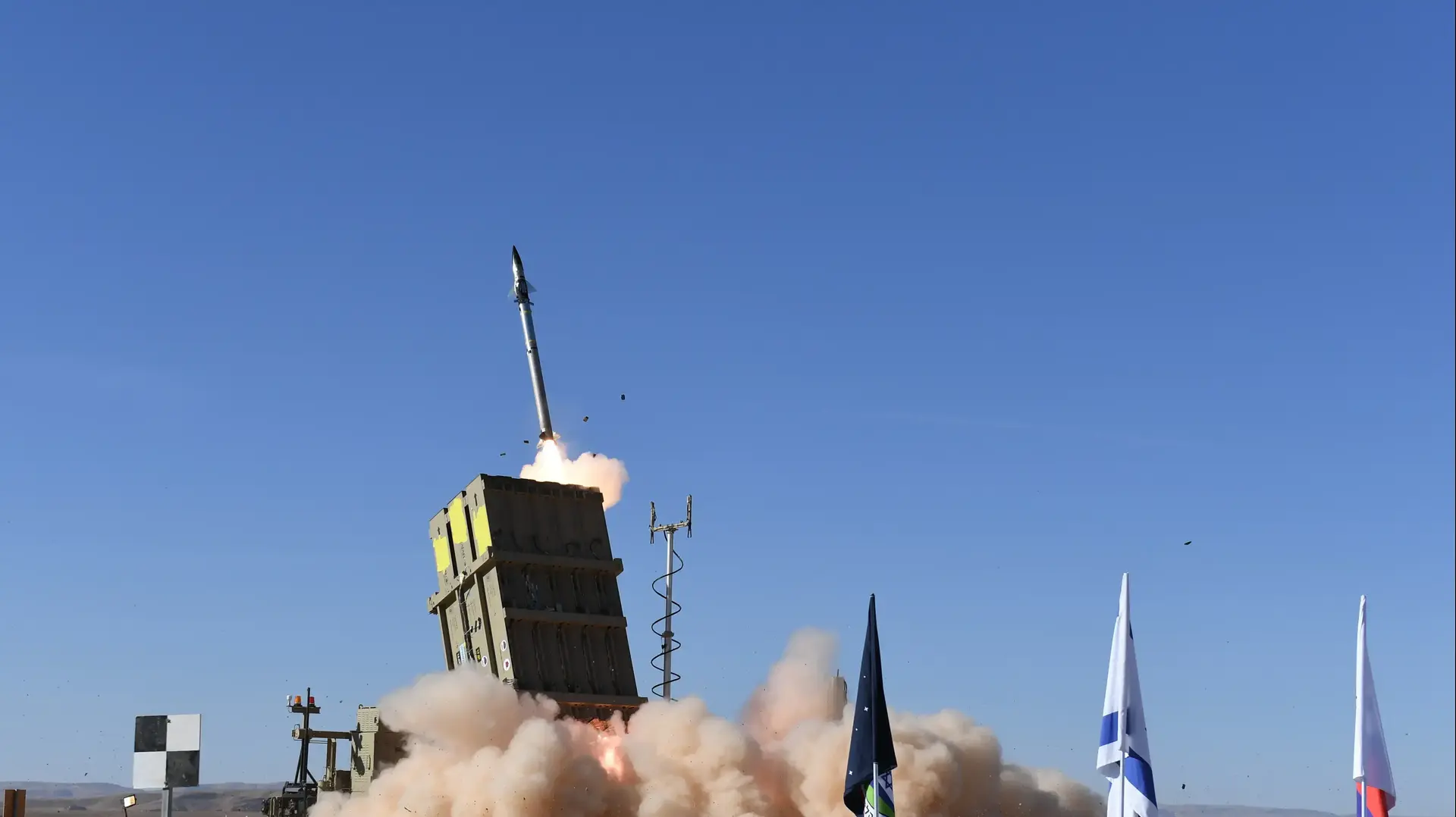 מנהלת 'חומה' במפא"ת שבמשרד הביטחון וחברת רפאל השלימו בהצלחה סדרת ניסויים מורכבת בגרסה מתקדמת של מערכת ההגנה האווירית 'כיפת ברזל', 12 בינואר 2020