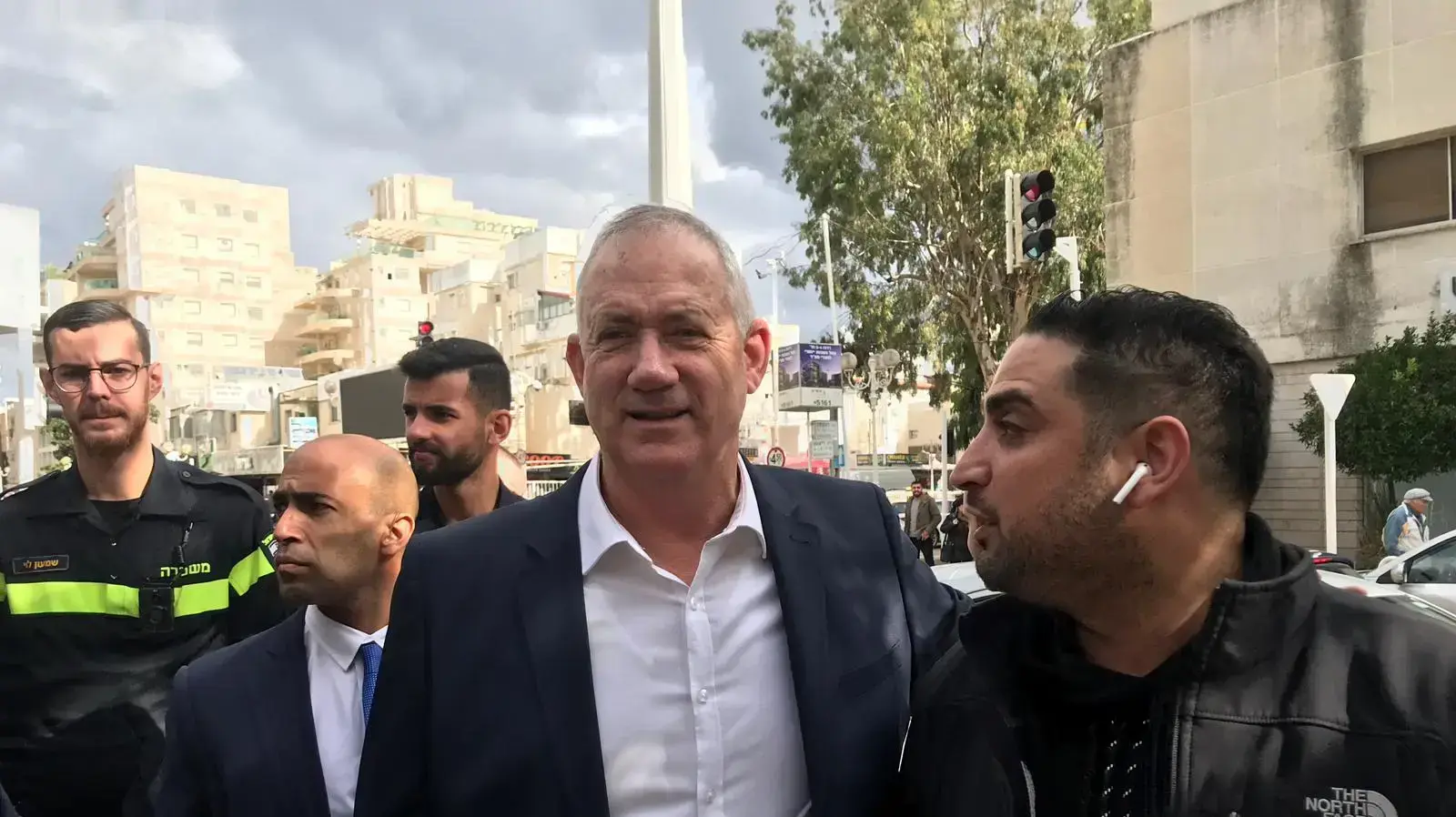 יו"ר כחול לבן, רא"ל (מיל') ח"כ בני גנץ בסיור בנהריה, 13 בינואר 2020 יו"ר כחול לבן, רא"ל (מיל') ח"כ בני גנץ בסיור בנהריה, 13 בינואר 2020