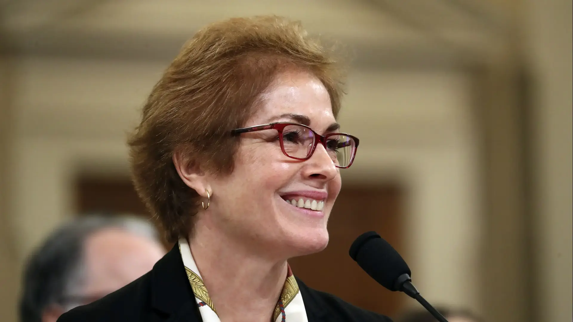 שגרירת ארה"ב לשעבר באוקריאנה, מארי יובנוביץ' מעידה בפני בית הנבחרים במסגרת דיון לקראת הדחתו של נשיא ארה"ב, דונלד טראמפ בוושינגטון 15 בנובמבר, 2019, שגרירת ארה"ב לשעבר באוקריאנה, מארי יובנוביץ' מעידה בפני בית הנבחרים במסגרת דיון לקראת הדחתו של נשיא ארה"ב, דונלד טראמפ בוושינגטון 15 בנובמבר, 2019,