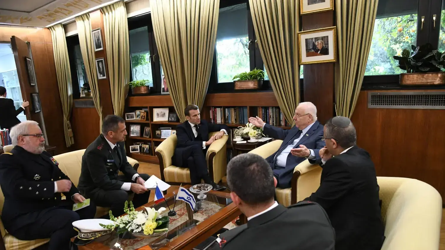 פגישת נשיא המדינה ראובן ריבלין ונשיא צרפת עמנואל מקרון , ינואר 2020 פגישת נשיא המדינה ראובן ריבלין ונשיא צרפת עמנואל מקרון , ינואר 2020