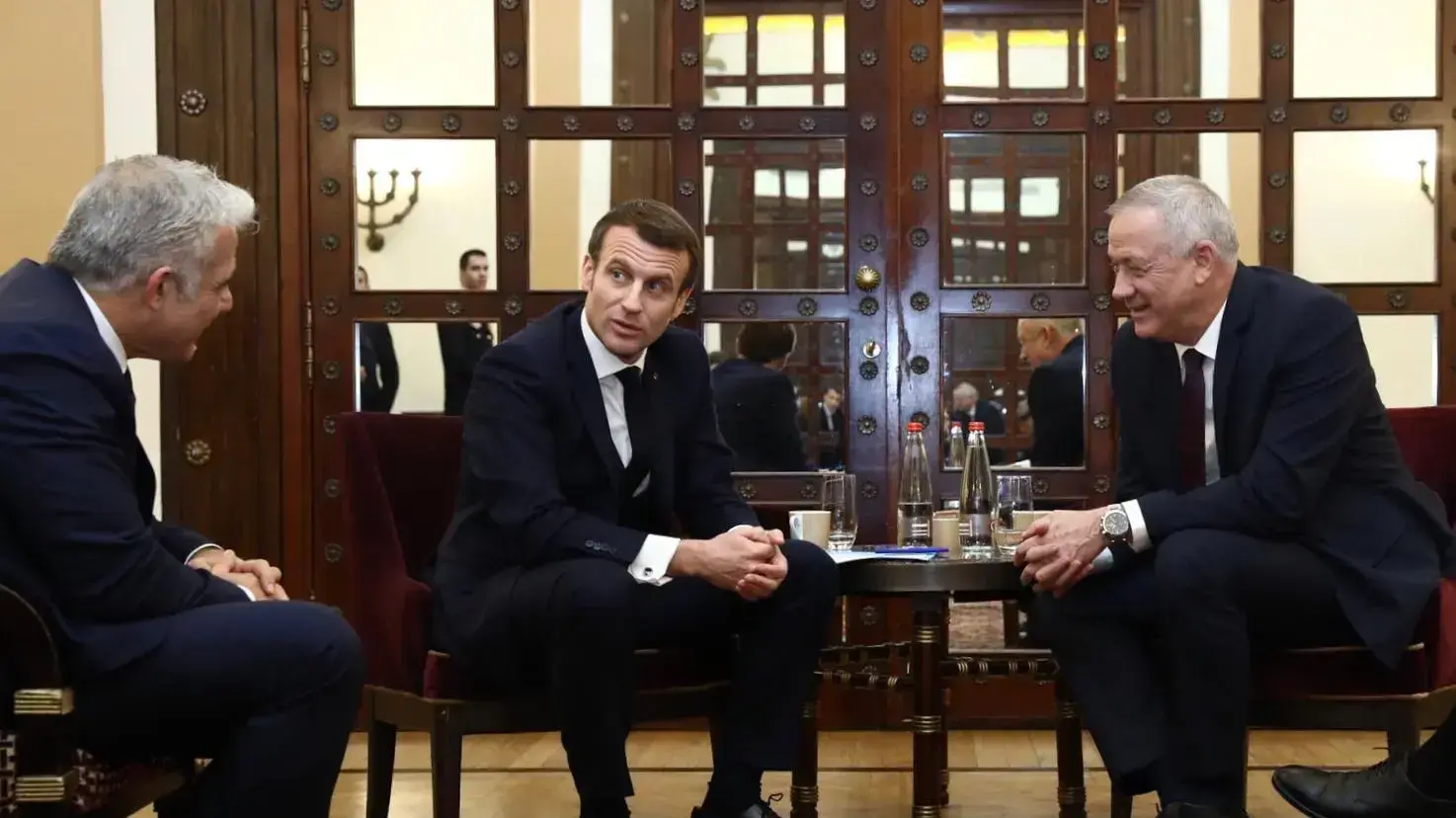 בני גנץ ויאיר לפיד בפגישה עם עמנואל מקרון נשיא צרפת , ינואר 2020