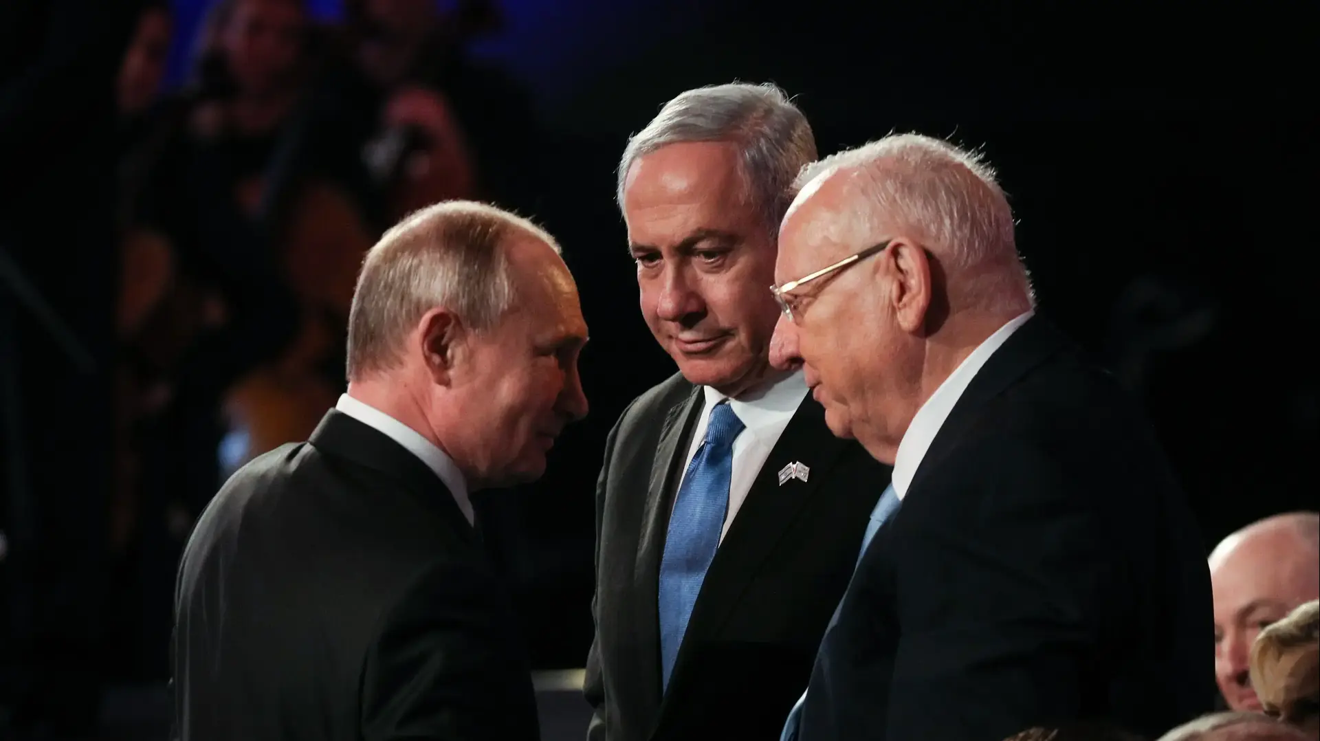 נשיא המדינה ראובן ריבלין ,ראש הממשלה בנימין נתניהו ונשיא רוסיה ולדימיר פוטין בפורום השואה העולמי, יד ושם, 23 בינואר 2020 נשיא המדינה ראובן ריבלין ,ראש הממשלה בנימין נתניהו ונשיא רוסיה ולדימיר פוטין בפורום השואה העולמי, יד ושם, 23 בינואר 2020