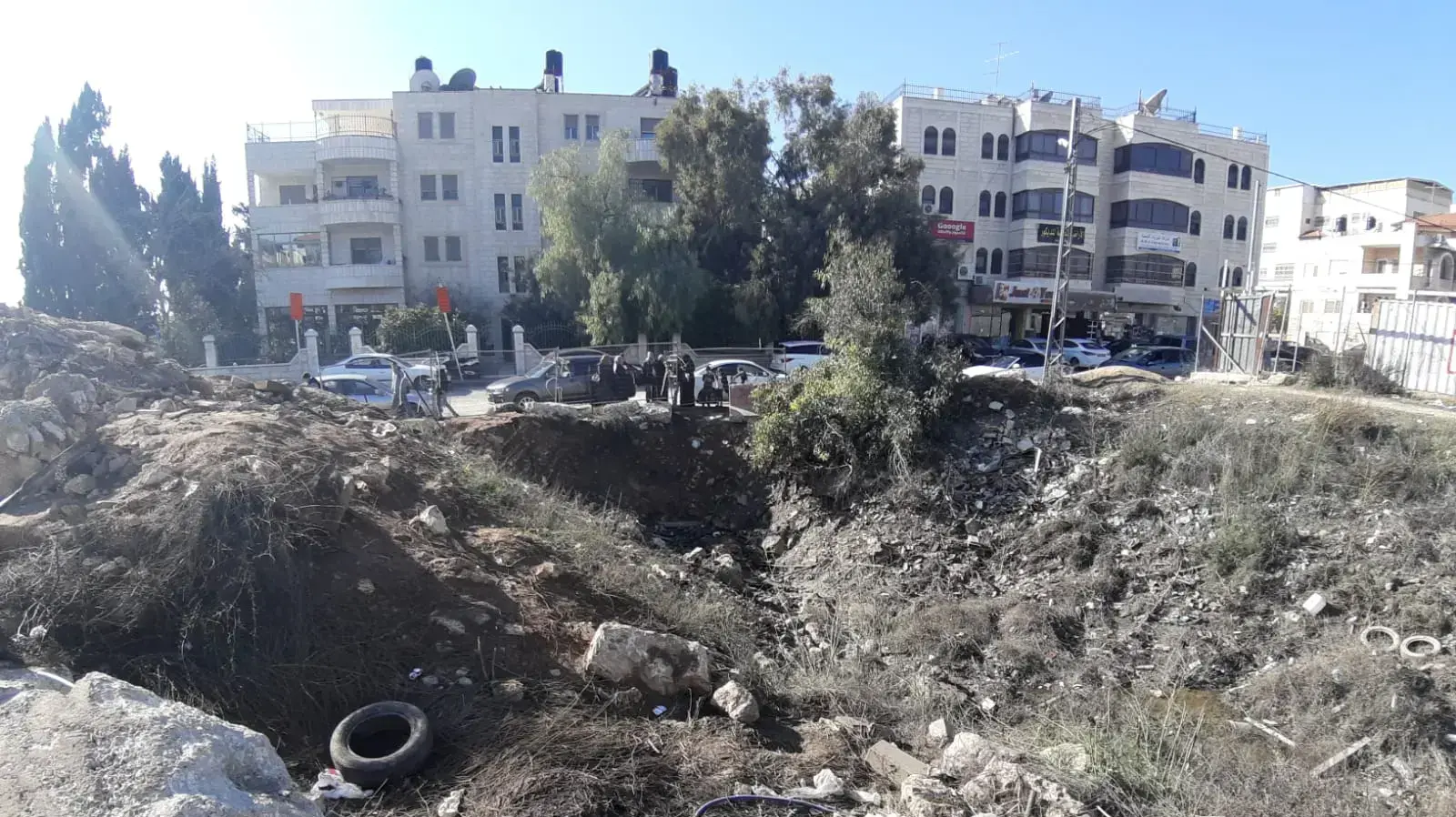 עבודות לגידור בור המים בבית חנינא לאחר מותו של קייס אבו רמילה שנמצא מת בקרקעית הבור עבודות לגידור בור המים בבית חנינא לאחר מותו של קייס אבו רמילה שנמצא מת בקרקעית הבור