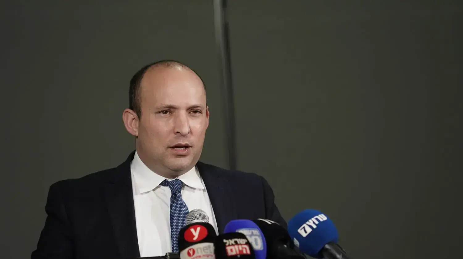 שר הביטחון נפתלי בנט, בהצהרה לתקשורת באריאל, 26 בינואר 2020 שר הביטחון נפתלי בנט, בהצהרה לתקשורת באריאל, 26 בינואר 2020