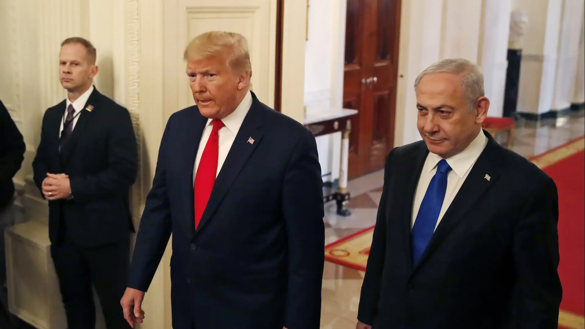 נשיא ארה"ב, דונלד טראמפ וראש הממשלה בנימין נתניהו עם הגעתם לבית הלבן לקראת הצגת תוכנית המאה 28 בינואר 2020 נשיא ארה"ב, דונלד טראמפ וראש הממשלה בנימין נתניהו עם הגעתם לבית הלבן לקראת הצגת תוכנית המאה 28 בינואר 2020