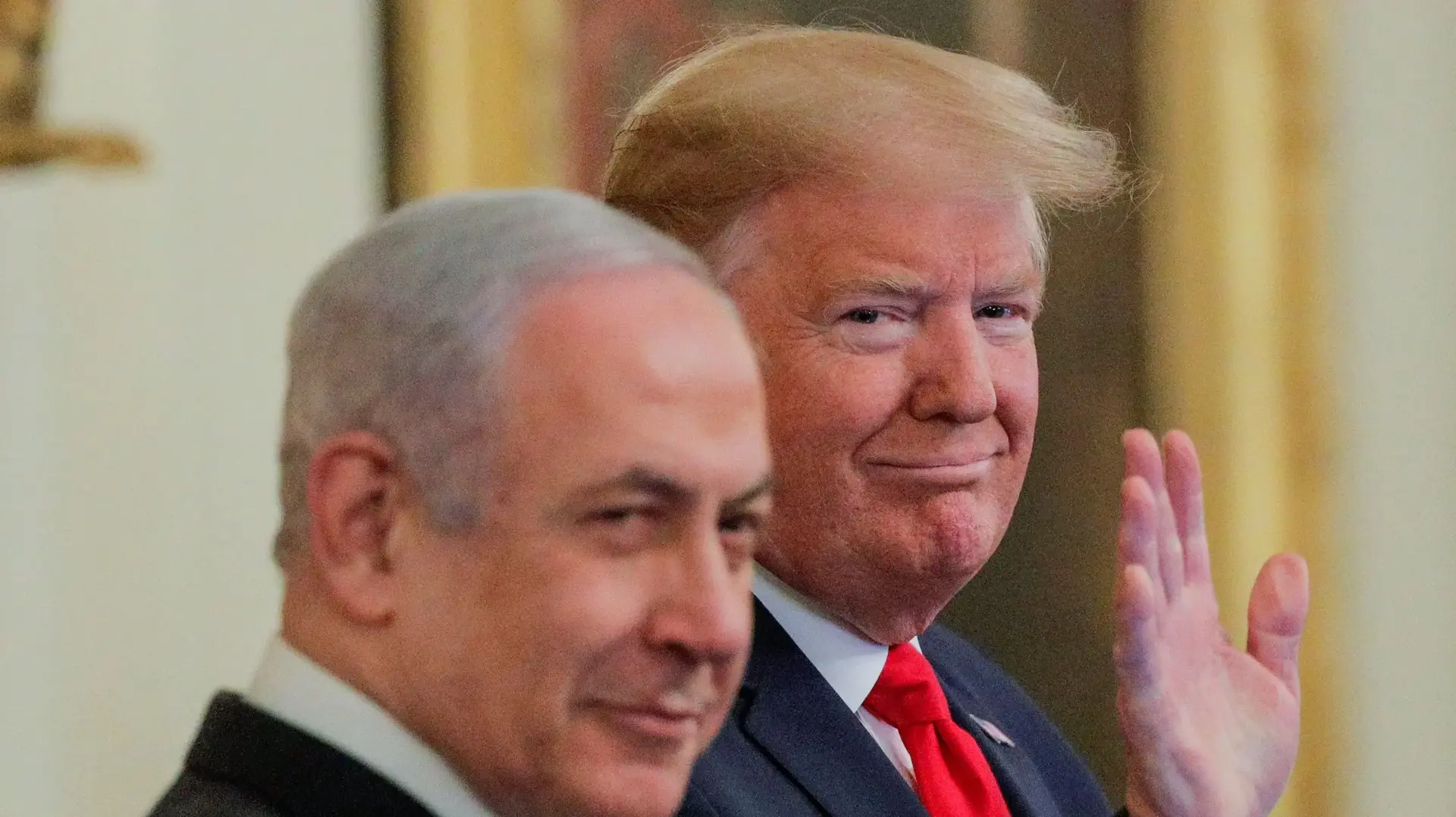 נשיא ארה"ב, דונלד טראמפ וראש הממשלה בנימין נתניהו במהלך הצגת תוכנית המאה 28 בינואר 2020