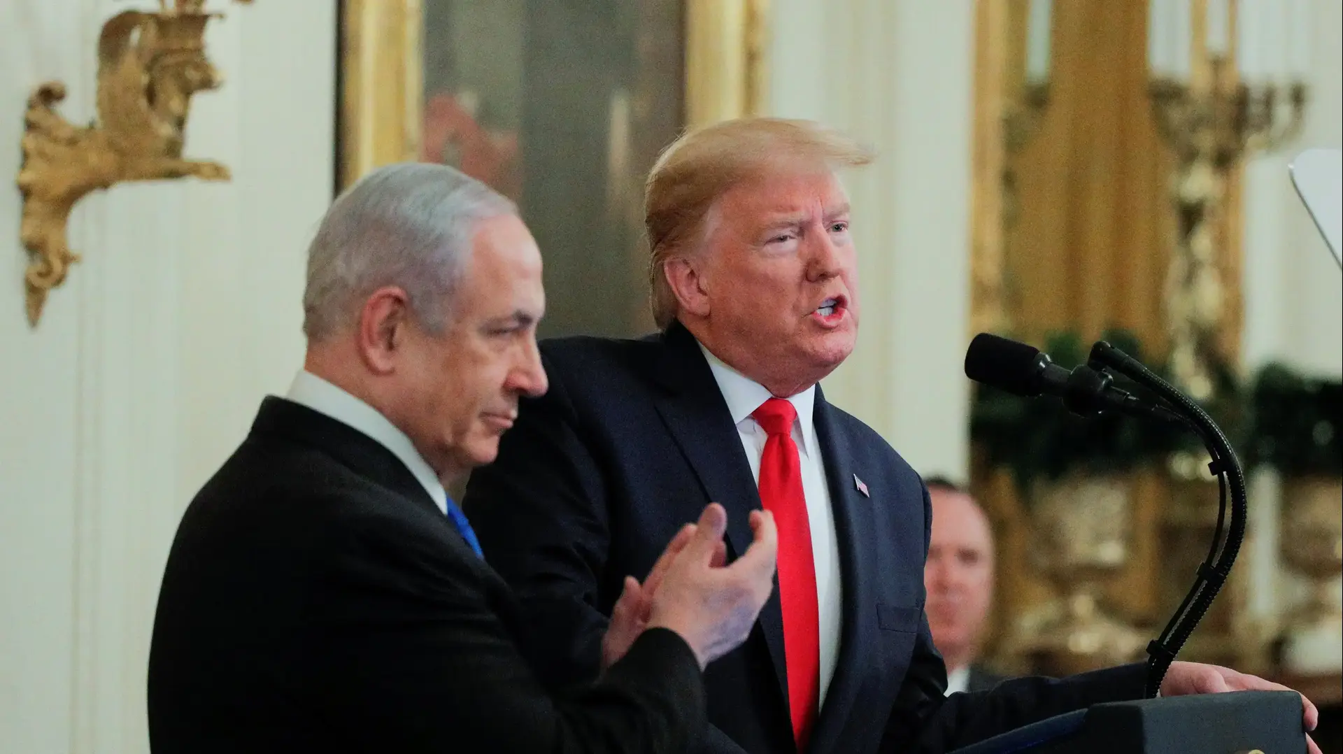 נשיא ארה"ב, דונלד טראמפ וראש הממשלה בנימין נתניהו במהלך הצגת תוכנית המאה 28 בינואר 2020
