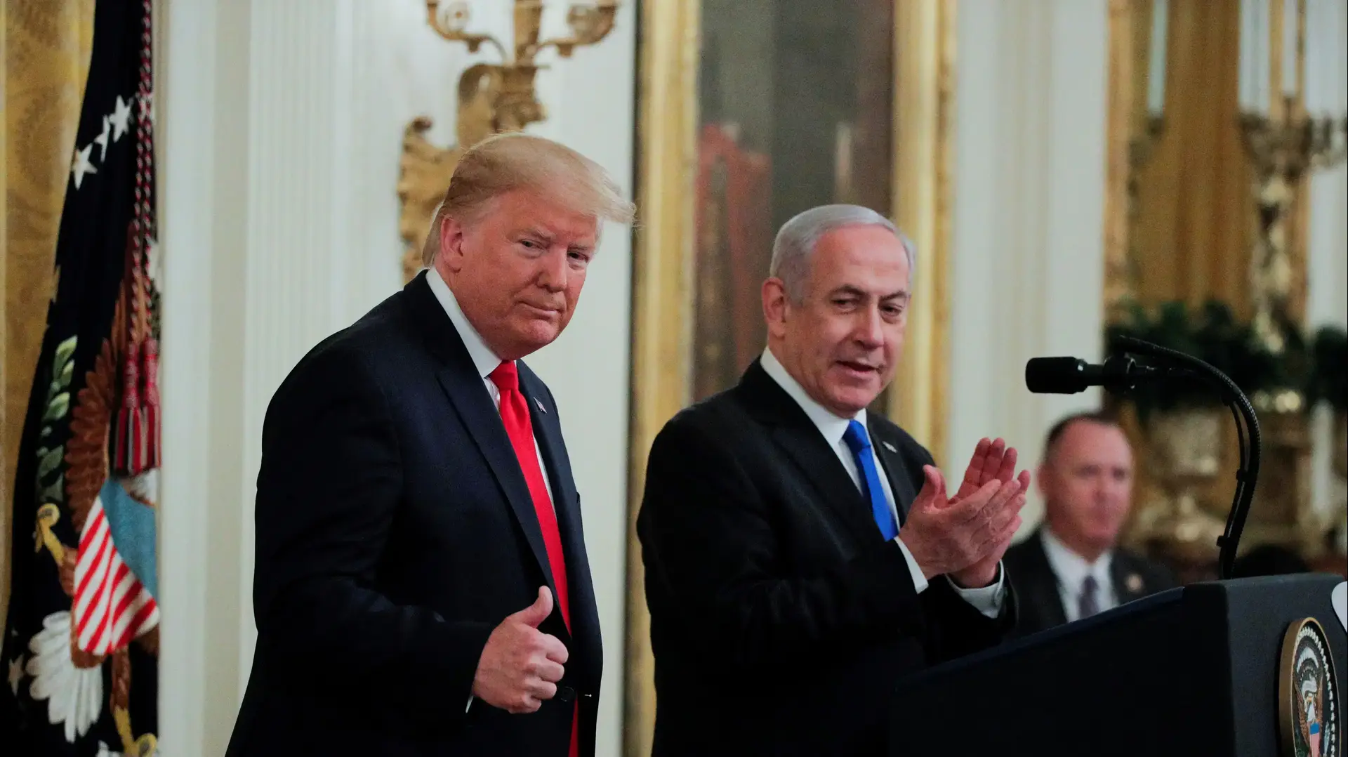 נשיא ארה"ב, דונלד טראמפ וראש הממשלה בנימין נתניהו במהלך הצגת תוכנית המאה 28 בינואר 2020 נשיא ארה"ב, דונלד טראמפ וראש הממשלה בנימין נתניהו במהלך הצגת תוכנית המאה 28 בינואר 2020