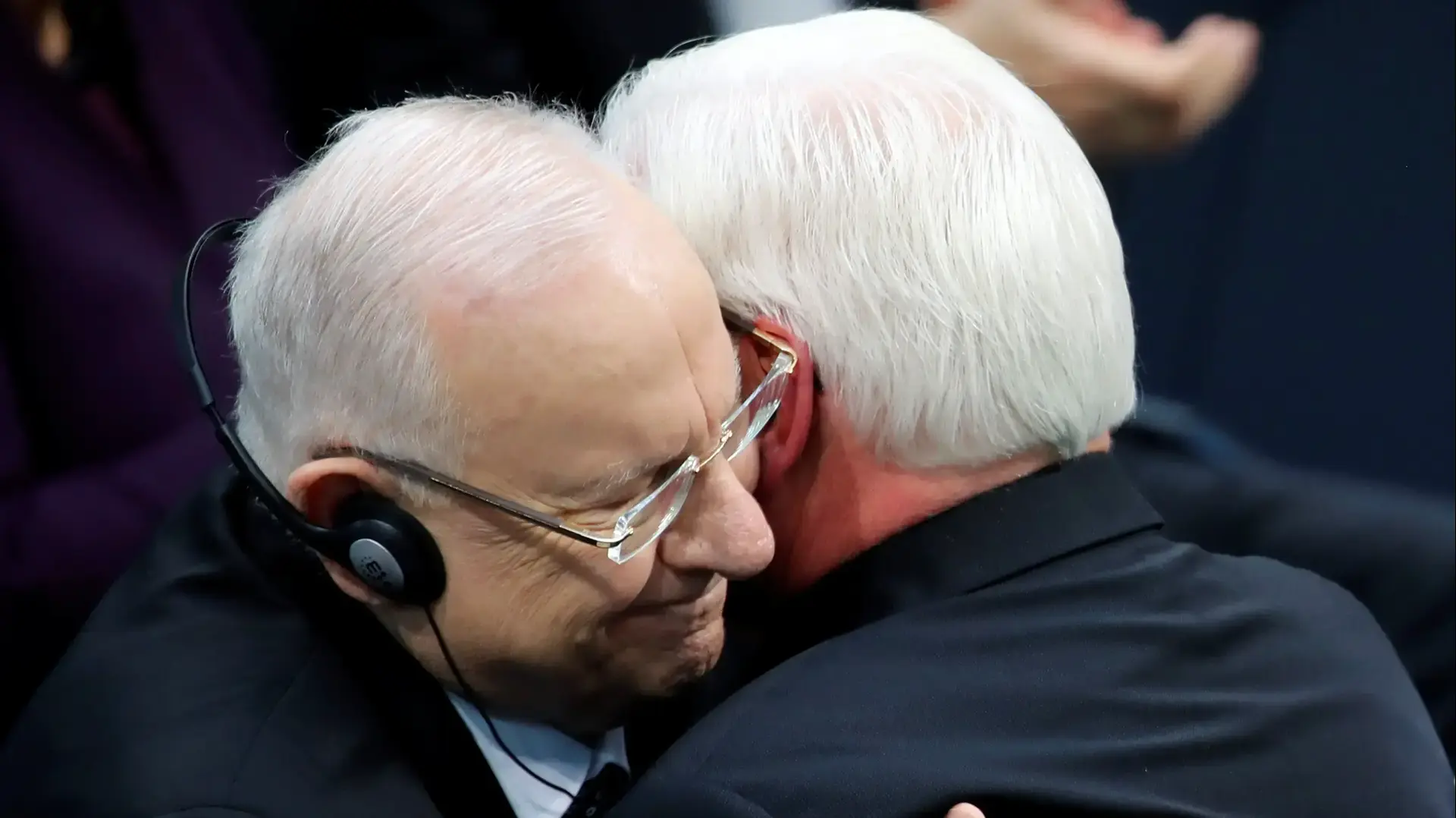 נשיא המדינה ראובן ריבלין ונשיא גרמניה פרנק וולטר שטיינמאייר בבונדסטאג לרגל יום השואה הבינלאומי ו-75 שנה לשחרור אושוויץ, 29 בינואר 2020 נשיא המדינה ראובן ריבלין ונשיא גרמניה פרנק וולטר שטיינמאייר בבונדסטאג לרגל יום השואה הבינלאומי ו-75 שנה לשחרור אושוויץ, 29 בינואר 2020