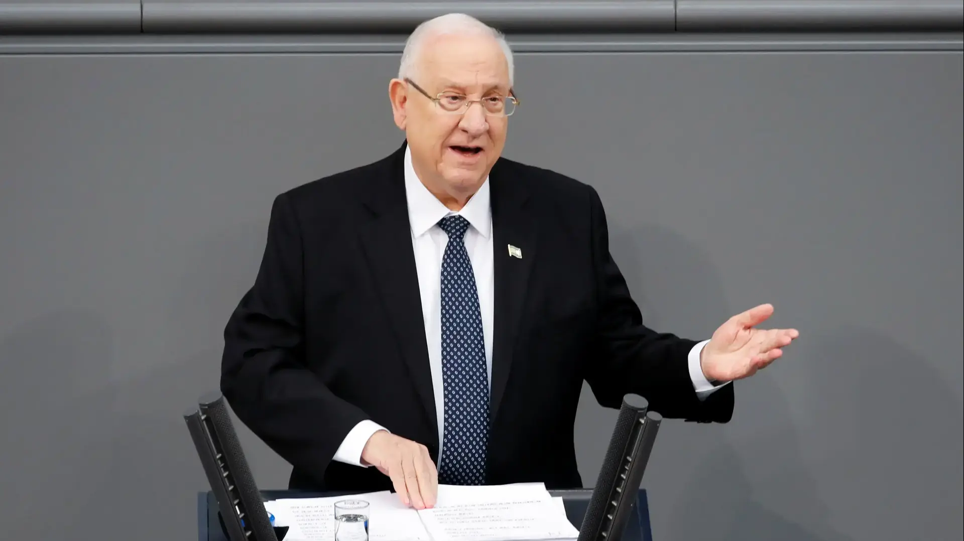 נשיא המדינה ראובן ריבלין נואם בבונדסטאג לרגל יום השואה הבינלאומי ו-75 שנה לשחרור אושוויץ, 29 בינואר 2020 נשיא המדינה ראובן ריבלין נואם בבונדסטאג לרגל יום השואה הבינלאומי ו-75 שנה לשחרור אושוויץ, 29 בינואר 2020