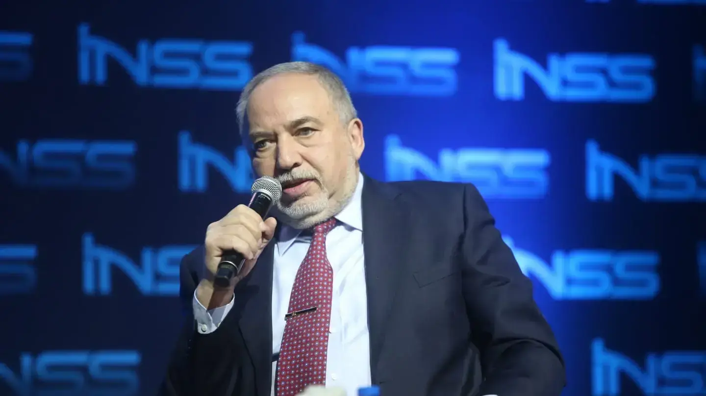 אביגדור ליברמן , יו"ר ישראל ביתנו, בכנס INSS תל אביב, 30 בינואר 2020 אביגדור ליברמן , יו"ר ישראל ביתנו, בכנס INSS תל אביב, 30 בינואר 2020