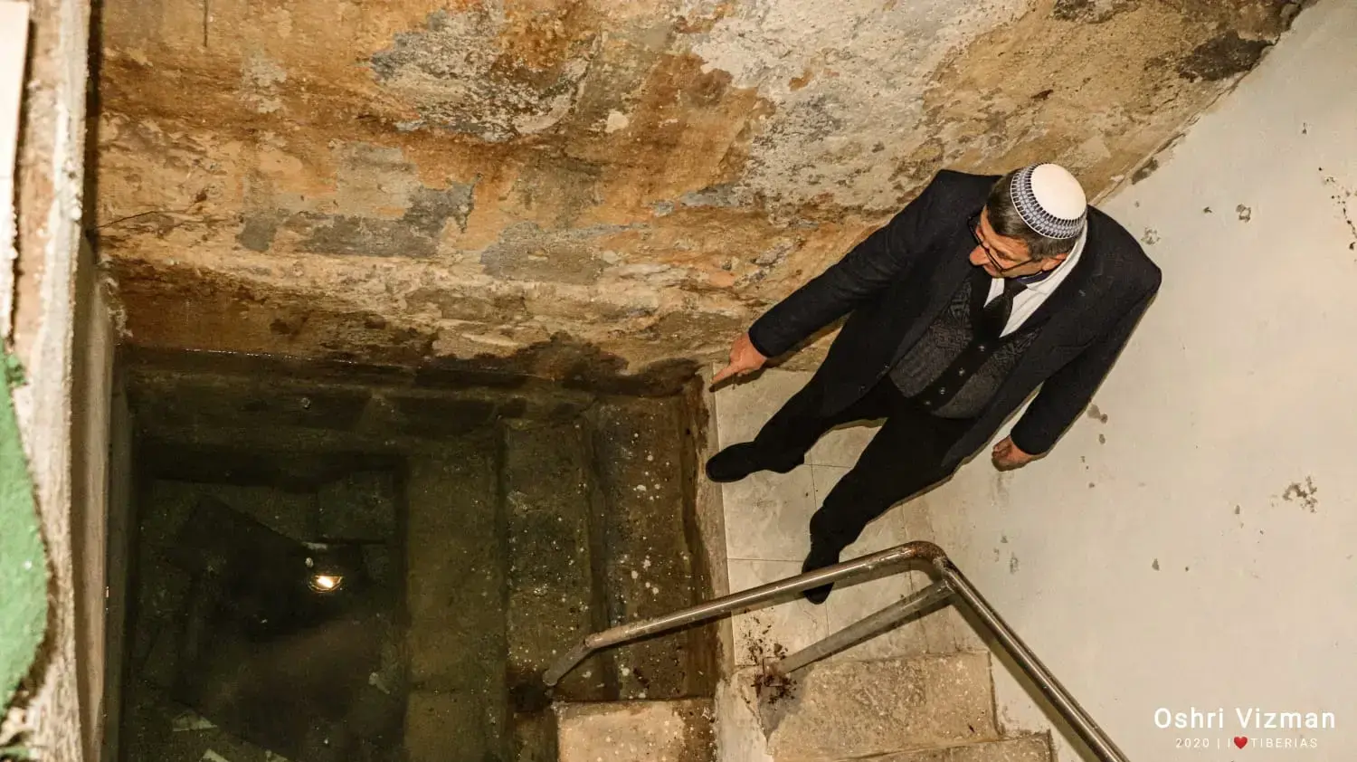 מקווה בית כנסת עץ החיים בטבריה שמימיו עולים רק כשהכנרת עולה מקווה בית כנסת עץ החיים בטבריה שמימיו עולים רק כשהכנרת עולה