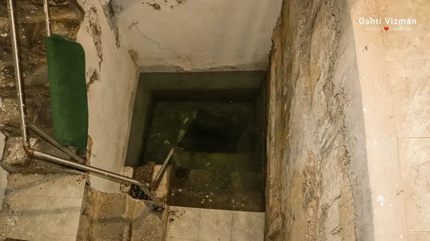 מקווה בית כנסת עץ החיים בטבריה שמימיו עולים רק כשהכנרת עולה מקווה בית כנסת עץ החיים בטבריה שמימיו עולים רק כשהכנרת עולה