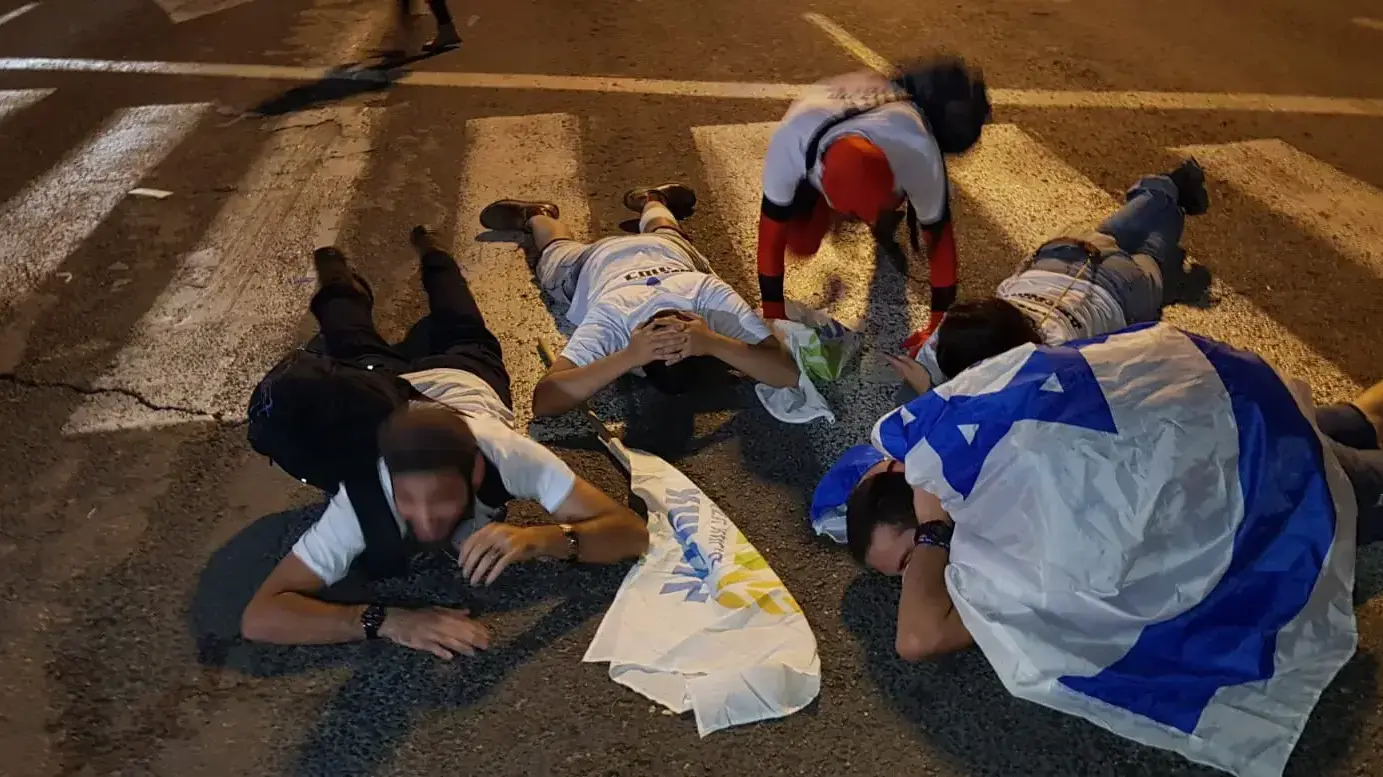 דביר סאסי תיעד את עצמו וחבריו בזמן אזעקה