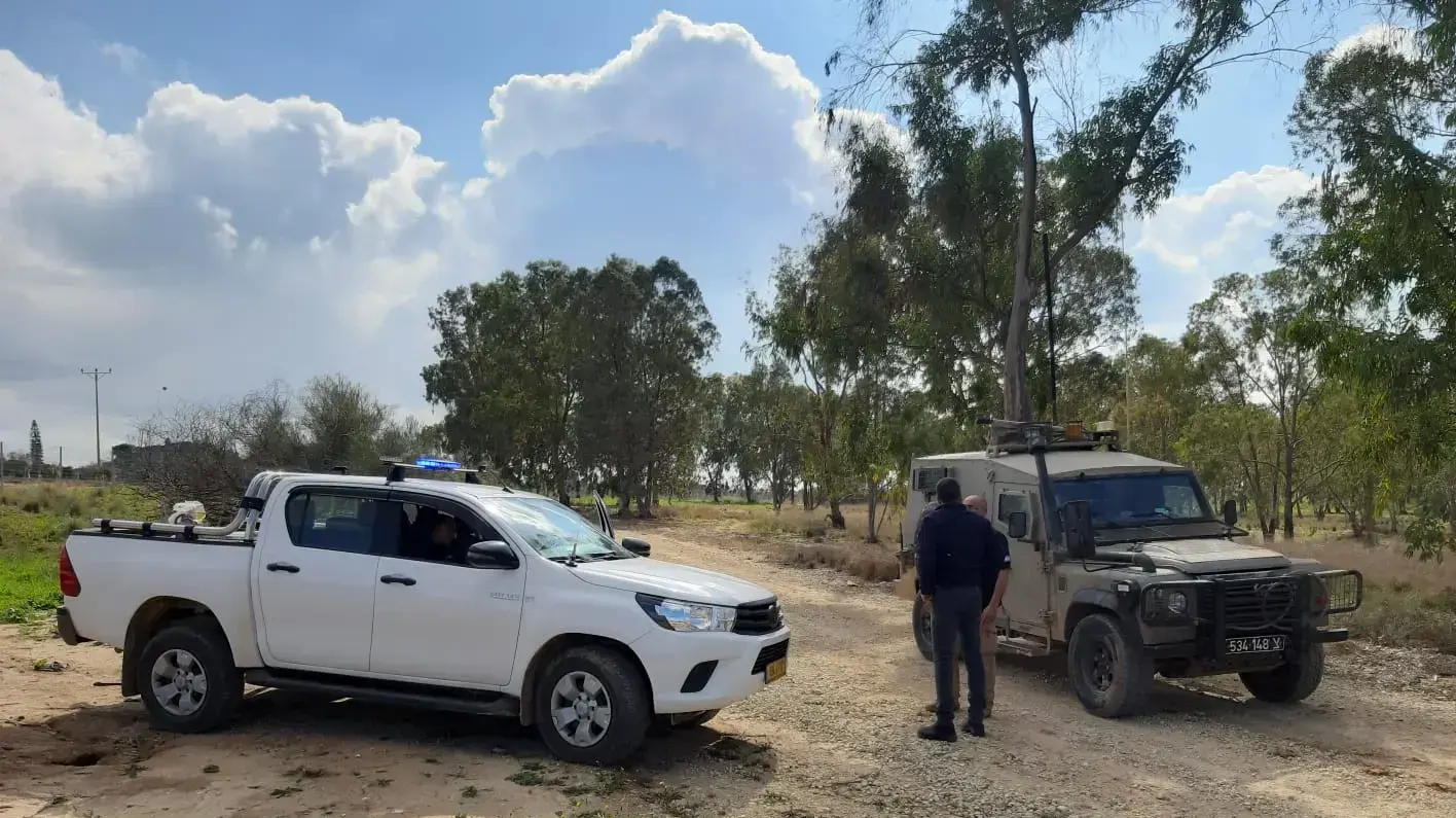 יחידת סילוק פצצות של צה"ל נערכת לנטרל זר בלונים חשודים בצפון רצועת עזה. 4 בפברואר 2020 יחידת סילוק פצצות של צה"ל נערכת לנטרל זר בלונים חשודים בצפון רצועת עזה. 4 בפברואר 2020