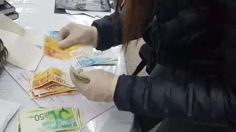 שישה חשודים מקהילת "שובו בנים" נעצרו בחשד לעבירות עושק, קבלת דבר במרמה ועבירות מס. 9 בפברואר 2020
