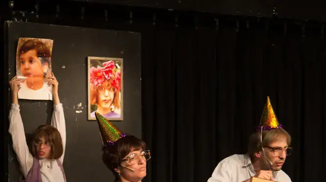 מתוך ההצגה "מייקל"