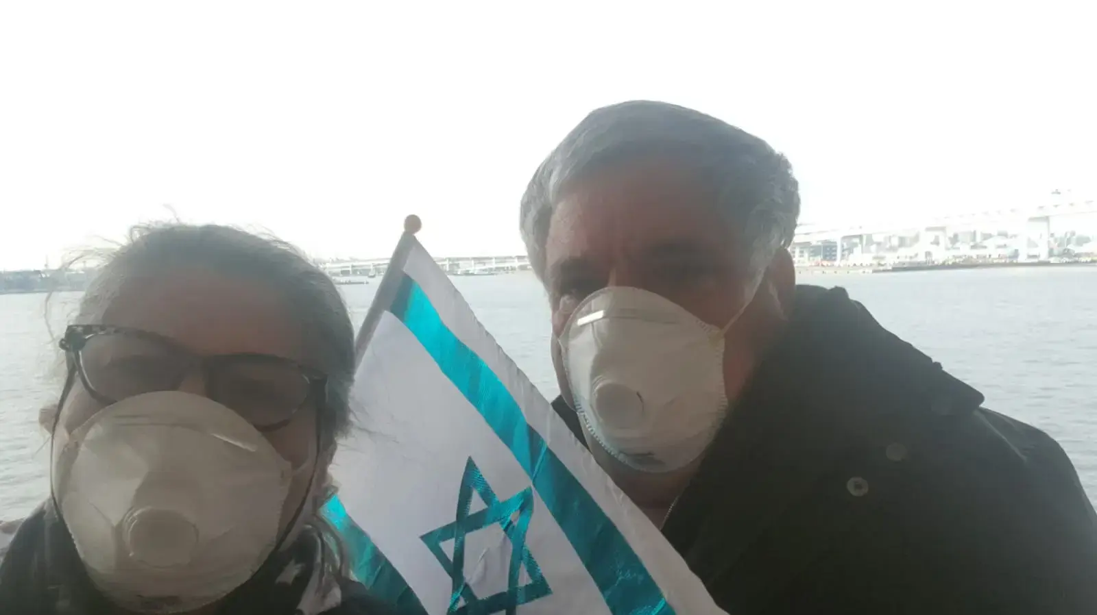 שלווה דהאן, ממבשרת ציון, ובעלה, שוהים על ספינת הקורונה, 12 בפברואר 2020 שלווה דהאן, ממבשרת ציון, ובעלה, שוהים על ספינת הקורונה, 12 בפברואר 2020