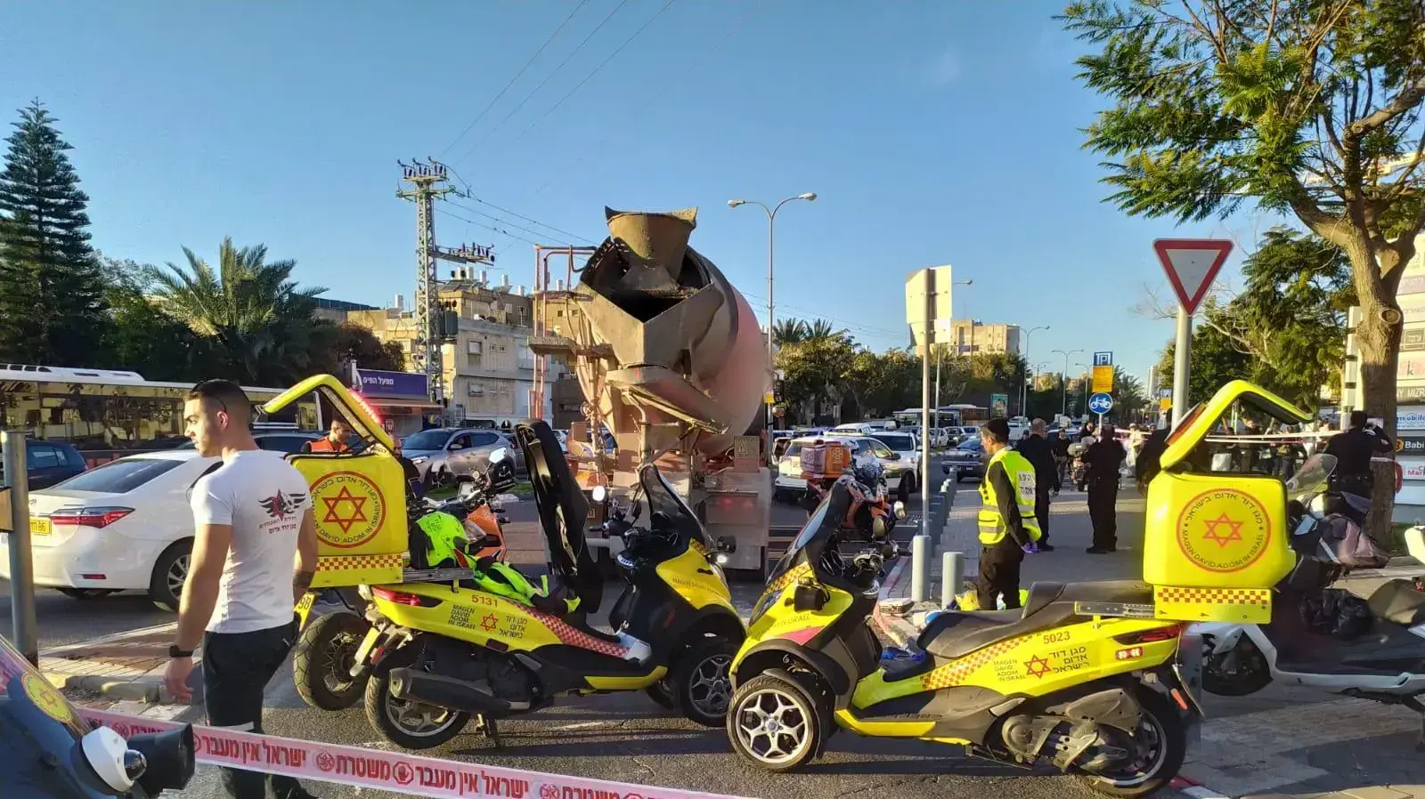 נער בן 14 שרכב על קורקינט בדרך משה דיין בתל אביב נהרג מפגיעת מערבל בטון, 12 בפברואר 2020 נער בן 14 שרכב על קורקינט בדרך משה דיין בתל אביב נהרג מפגיעת מערבל בטון, 12 בפברואר 2020