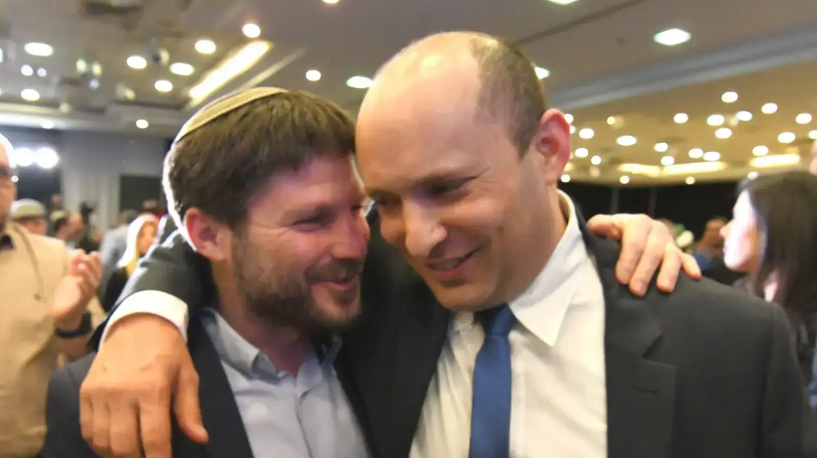 נפתלי בנט ובצלאל סמוטריץ' בכנס השקת ימינה, כפר המכביה, 12 בפברואר 2020 נפתלי בנט ובצלאל סמוטריץ' בכנס השקת ימינה, כפר המכביה, 12 בפברואר 2020