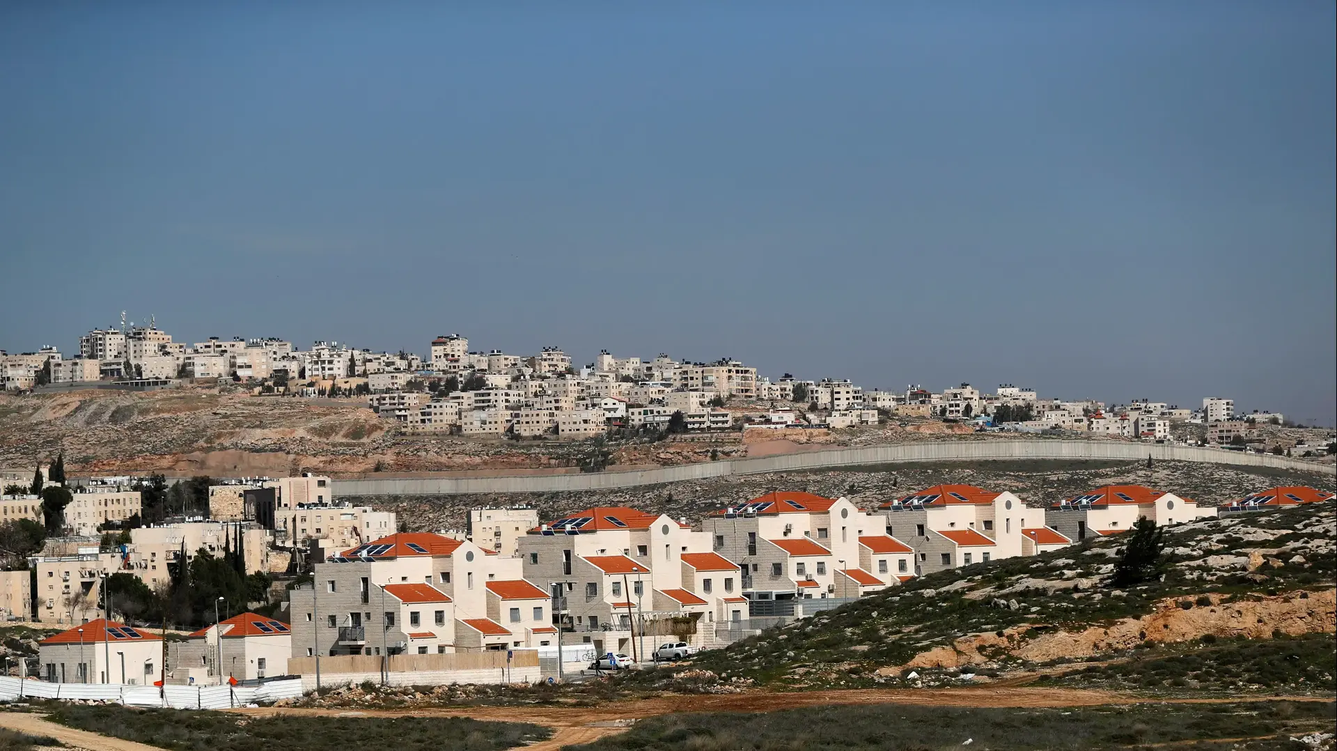 שכונת פסגת זאב ליד הכפר הפלסטיני אל-ראם ב-13 בפברואר 2020