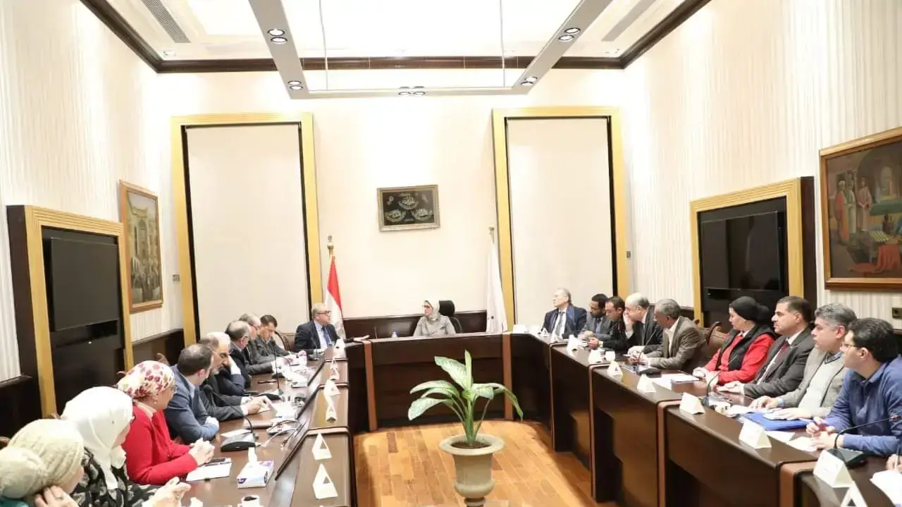 מסיבת העיתונאים של שרת הבריאות של מצרים בה הודיעה על החולה הקורונה הראשון במדינה. 14 בפברואר 2020. מסיבת העיתונאים של שרת הבריאות של מצרים בה הודיעה על החולה הקורונה הראשון במדינה. 14 בפברואר 2020.
