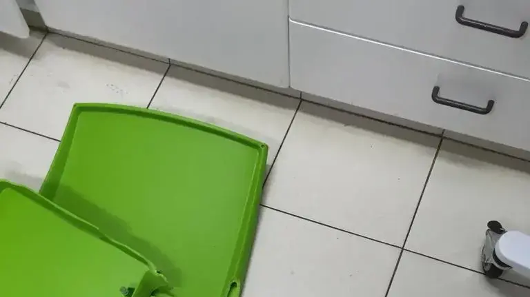 הנזק שגרם המטופל שתקף אח באגרופים וכסאות במרכז לבריאות הנפש "לב השרון" שבעקבותו הוכרזה שביתה של שעתיים. 16 בפברואר 2020. הנזק שגרם המטופל שתקף אח באגרופים וכסאות במרכז לבריאות הנפש "לב השרון" שבעקבותו הוכרזה שביתה של שעתיים. 16 בפברואר 2020.
