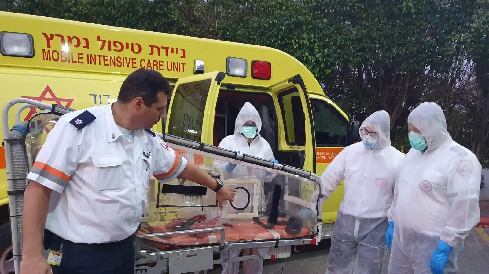 צוותי מד"א נערכים לפינוי הישראלים שינחתו בארץ מספינת הקורונה "דיימונד פרינסס". 19 בפברואר 2020