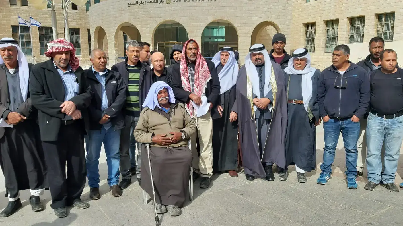בני משפחת אבו גודה שבנם הורשע ברצח החייל רון קוקיא בהצהרה לתקשורת, השלום, ב"ש 20 בפברואר 2020 בני משפחת אבו גודה שבנם הורשע ברצח החייל רון קוקיא בהצהרה לתקשורת, השלום, ב"ש 20 בפברואר 2020