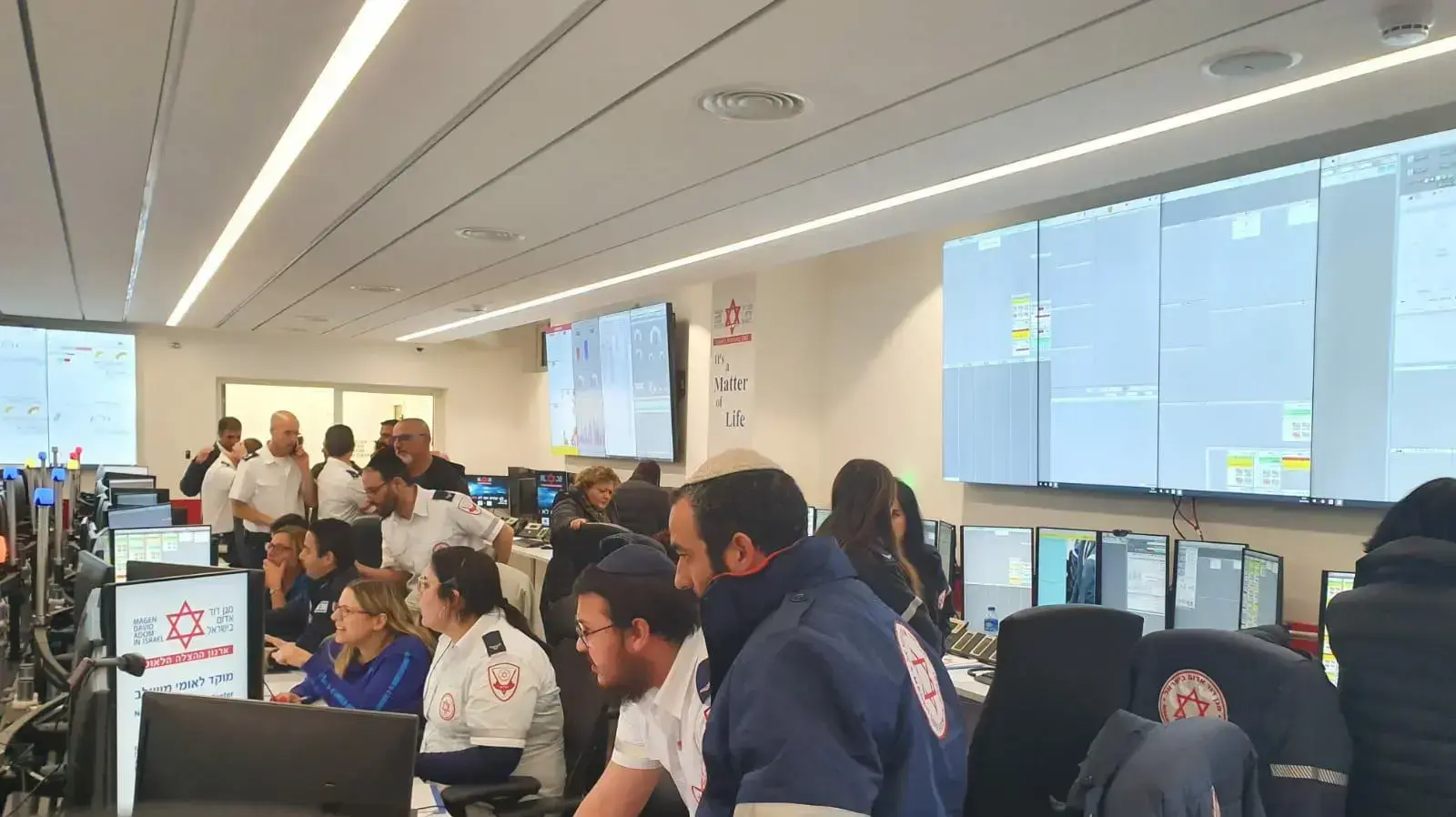 מוקד מד"א שנפתח במיוחד עבוד מידע אודות נגיף הקורונה בישראל. 22 בפברואר 2020. מוקד מד"א שנפתח במיוחד עבוד מידע אודות נגיף הקורונה בישראל. 22 בפברואר 2020.