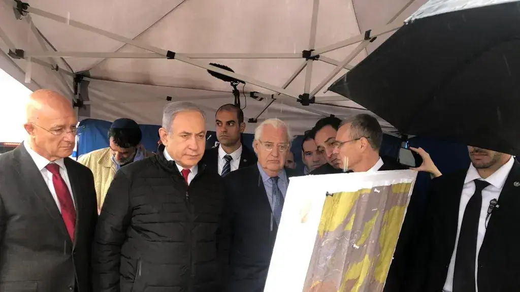 ראש הממשלה בנימין נתניהו ושגריר ארה״ב דוד פרידמן במהלך סיור באריאל 24 בפברואר 2020 ראש הממשלה בנימין נתניהו ושגריר ארה״ב דוד פרידמן במהלך סיור באריאל 24 בפברואר 2020