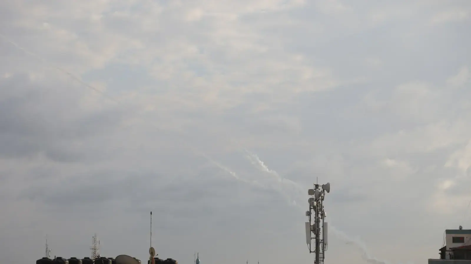 תמונות מעזה של שיגור מטחי רקטות לישראל, 24 בפברואר 2020 תמונות מעזה של שיגור מטחי רקטות לישראל, 24 בפברואר 2020