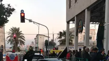שלושה נפצעו קשה ובינוני מפגיעת רכב סמוך לשוק ברמלה; 26 בפברואר 2020 שלושה נפצעו קשה ובינוני מפגיעת רכב סמוך לשוק ברמלה; 26 בפברואר 2020