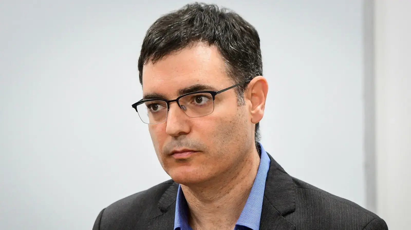 מנכ"ל משרד הבריאות משה בר סימן טוב בתדרוך על חולה קורונה ראשון בישראל, 27 בפברואר 2020 מנכ"ל משרד הבריאות משה בר סימן טוב בתדרוך על חולה קורונה ראשון בישראל, 27 בפברואר 2020