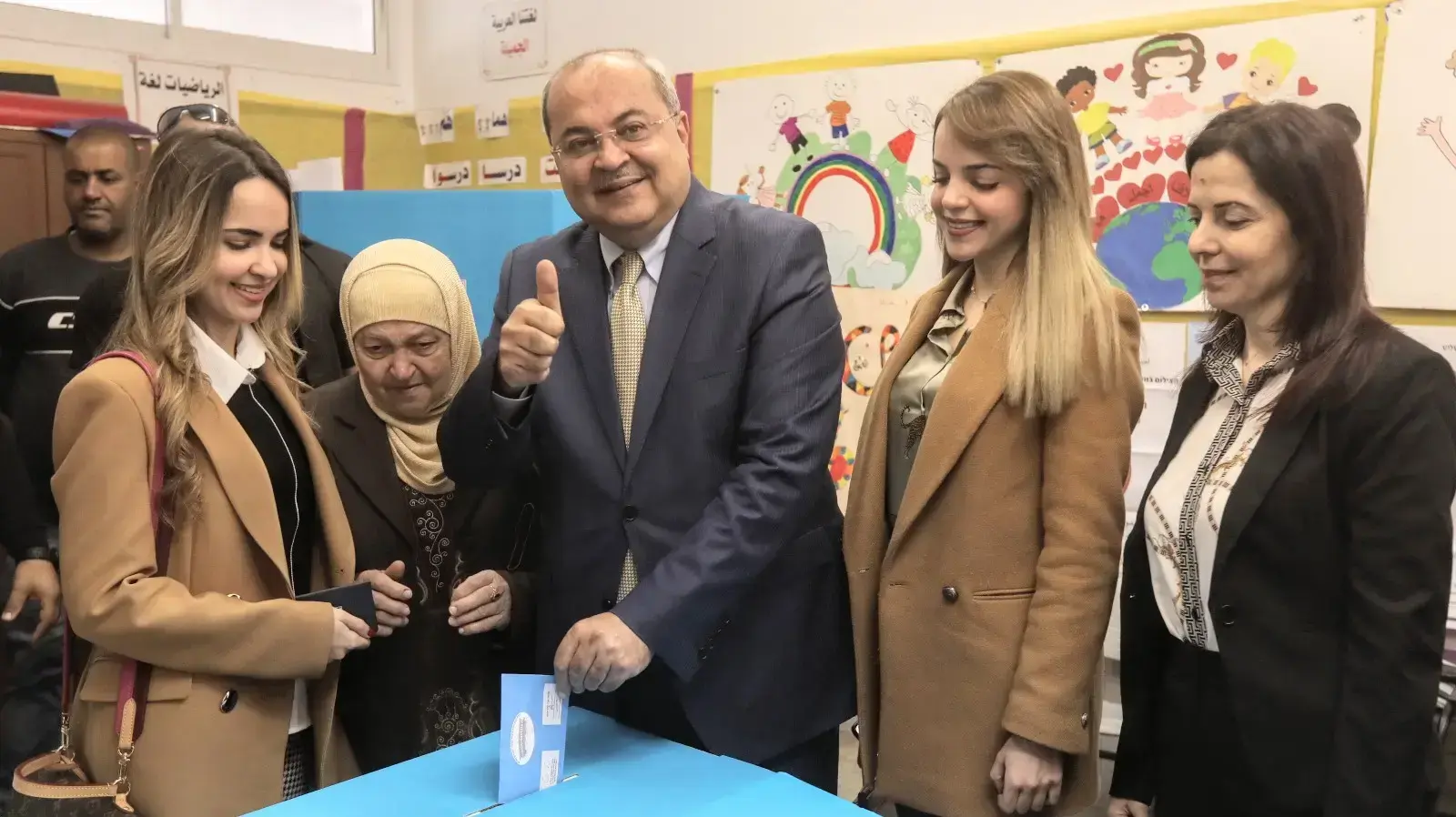 אחמד טיבי מצביע לכנסת ה23, טייבה, 2 במרץ 2020 אחמד טיבי מצביע לכנסת ה23, טייבה, 2 במרץ 2020