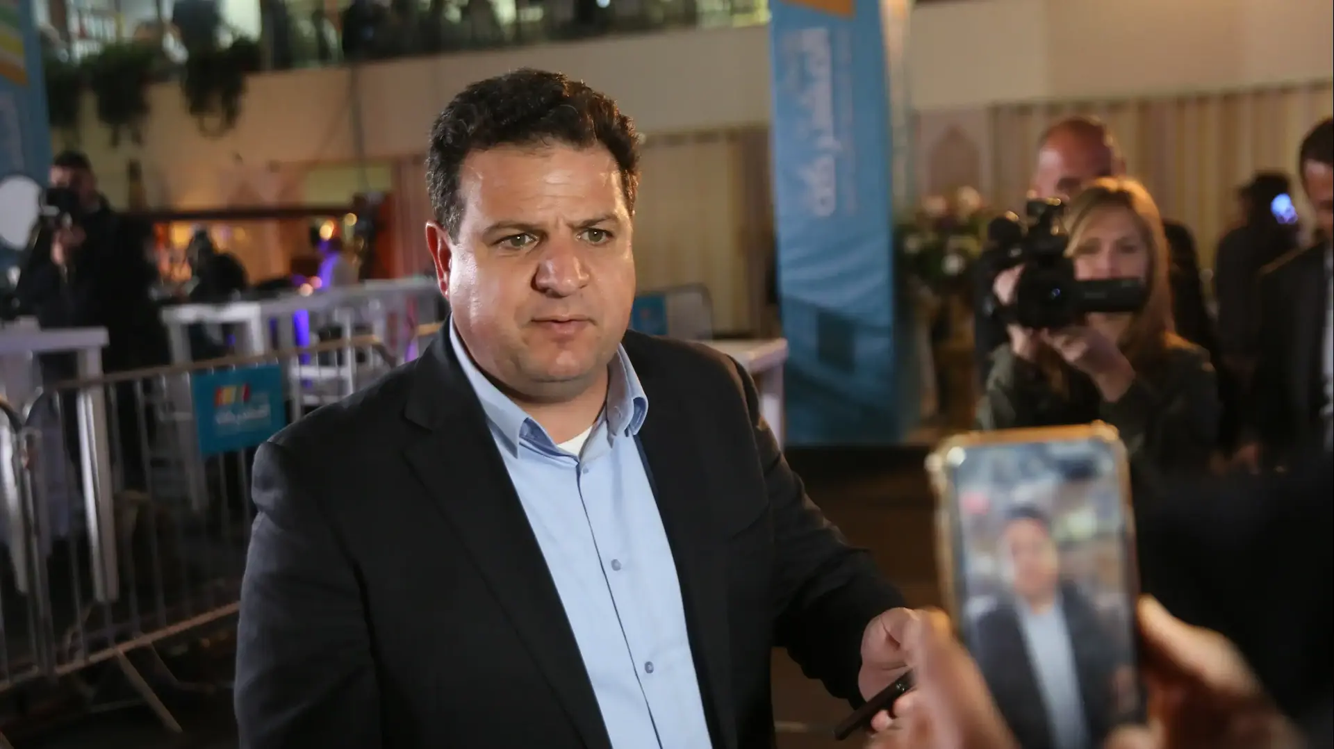 יו"ר הרשימה המשותפת, איימן עודה מחוץ למטה המפלגה בשפרעם 2 במרץ 2020 יו"ר הרשימה המשותפת, איימן עודה מחוץ למטה המפלגה בשפרעם 2 במרץ 2020
