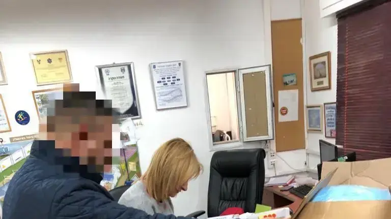 נציגי מתאם פעולות הממשלה בשטחים מסייעים בהכוונה לרשות הפלסטינית בנושא נגיף הקורונה 5 במרץ 2020
נציגי מתאם פעולות הממשלה בשטחים מסייעים בהכוונה לרשות הפלסטינית בנושא נגיף הקורונה 5 במרץ 2020