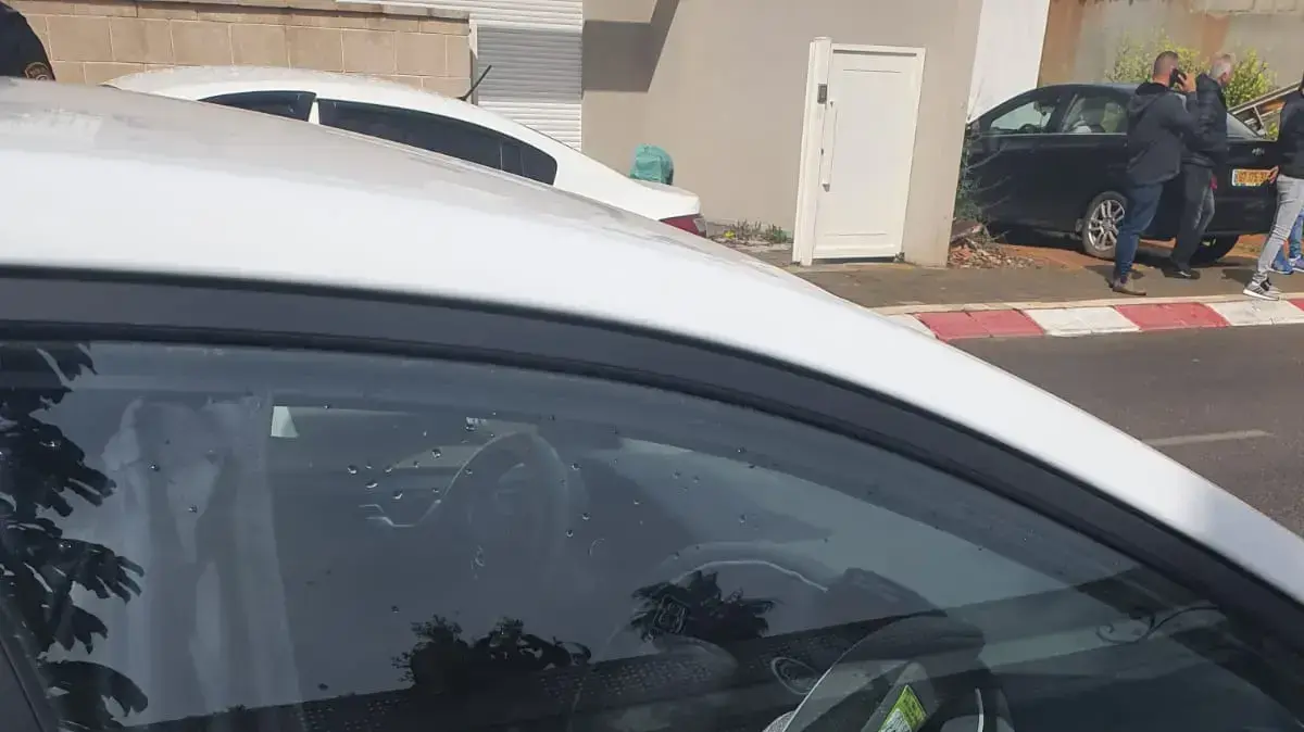 כיסא התינוק ברכב האב שדקר את משפחתו בהוד השרון - ה-6 למרץ 2020 כיסא התינוק ברכב האב שדקר את משפחתו בהוד השרון - ה-6 למרץ 2020