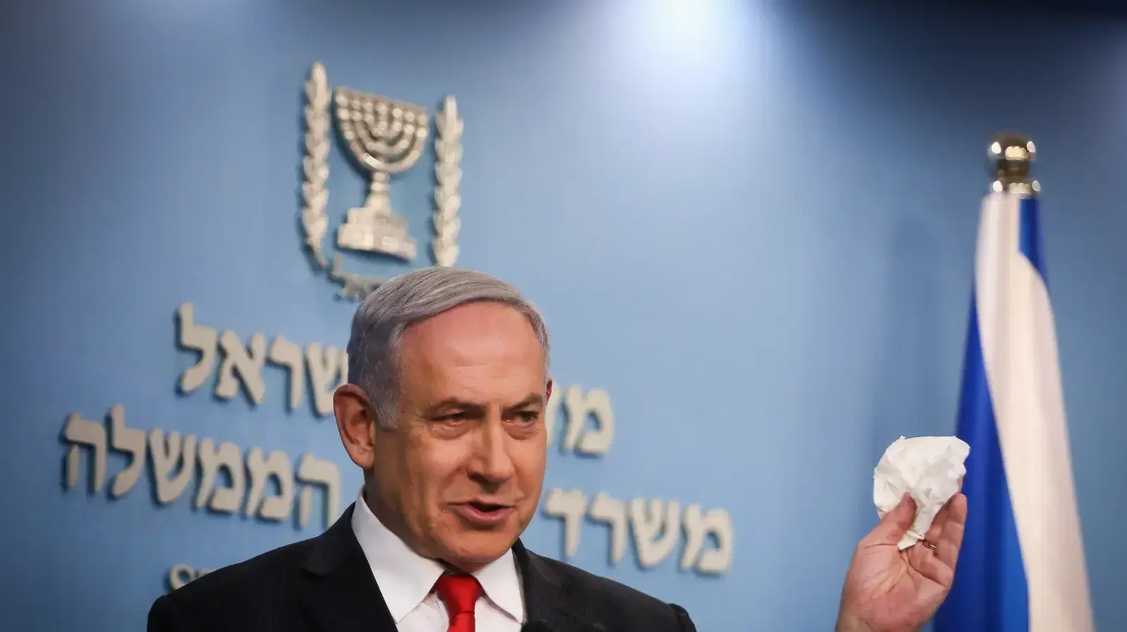 ראש הממשלה, בנימין נתניהו במהלך הצהרה לתקשורת בנושא נגיף הקורונה, משרד רה"מ, ירושלים 8 במרץ 2020 ראש הממשלה, בנימין נתניהו במהלך הצהרה לתקשורת בנושא נגיף הקורונה, משרד רה"מ, ירושלים 8 במרץ 2020