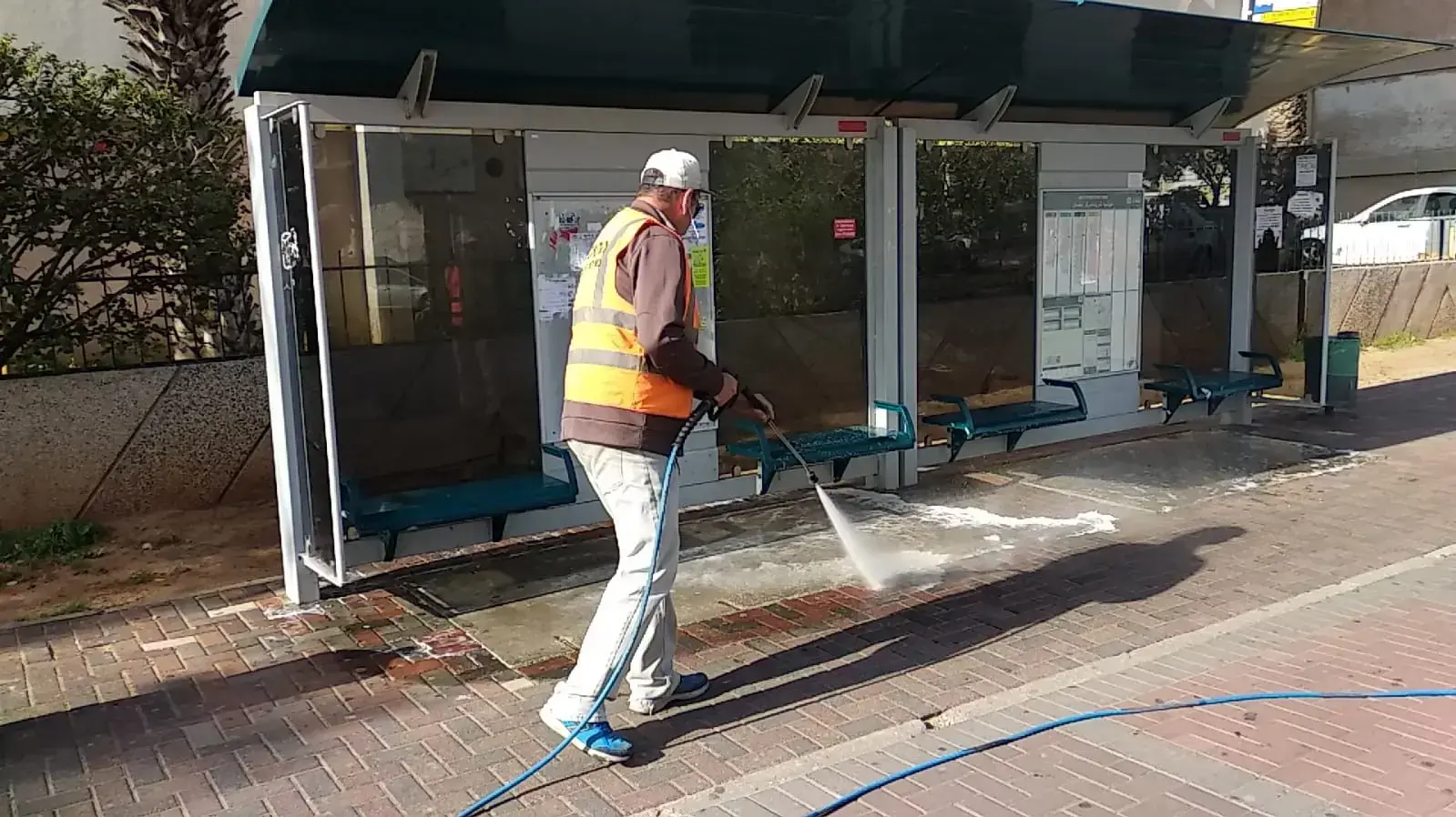 טיהור תחנת אוטובוס בקרית ים נגד נגיף הקורונה , 9 למרץ 2020 טיהור תחנת אוטובוס בקרית ים נגד נגיף הקורונה , 9 למרץ 2020
