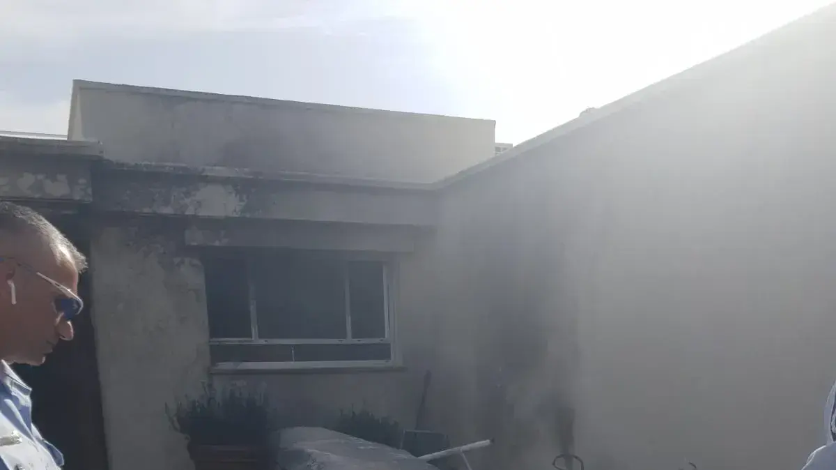 3 פצועים בפיצוץ מיכל סולר ברחוב ההדר בקיסריה, 9 במרץ 2020 3 פצועים בפיצוץ מיכל סולר ברחוב ההדר בקיסריה, 9 במרץ 2020
