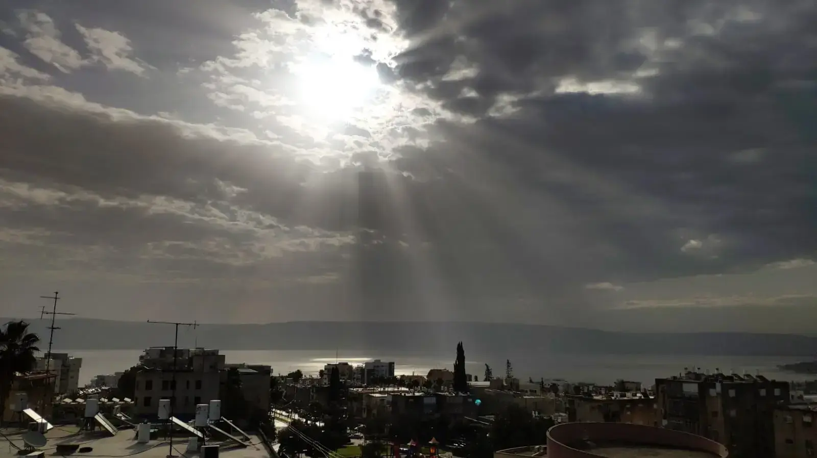 עננים בשמי טבריה 12 במרץ 2020 עננים בשמי טבריה 12 במרץ 2020
