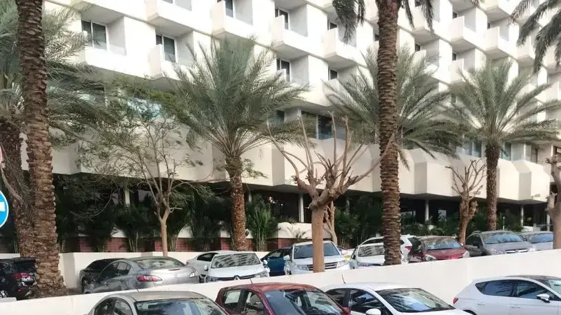 נפילת עמודי תאורה, מנזקי הסופה באילת. 13 במרץ 2020 נפילת עמודי תאורה, מנזקי הסופה באילת. 13 במרץ 2020