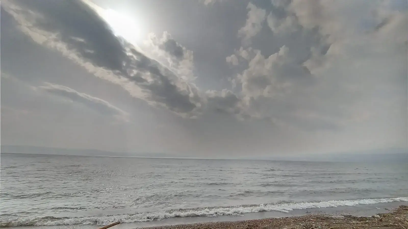 מזג אוויר סוער, חוף דוגית, הכנרת. 14 במרץ 2020 מזג אוויר סוער, חוף דוגית, הכנרת. 14 במרץ 2020