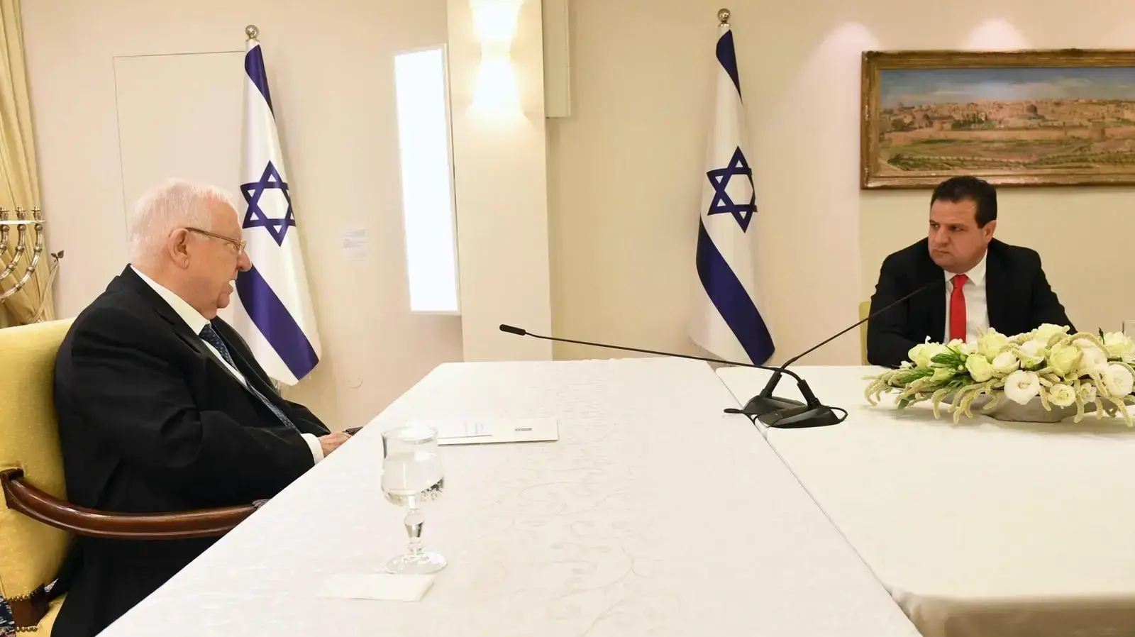 הגעת סיעת הרשימה המשותפת להתייעצויות בבית הנשיא, ירושלים 15 במרץ 2020 הגעת סיעת הרשימה המשותפת להתייעצויות בבית הנשיא, ירושלים 15 במרץ 2020