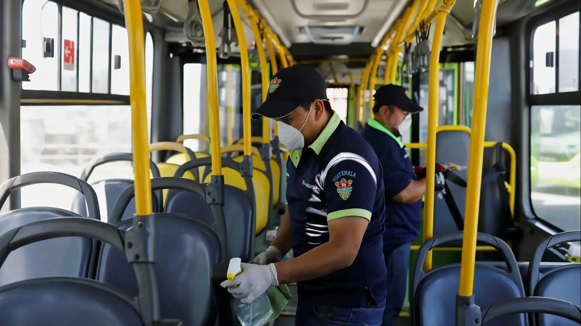 חיטוי תחבורה ציבורית בגואטמלה, קורונה, 16 מרץ 2020 חיטוי תחבורה ציבורית בגואטמלה, קורונה, 16 מרץ 2020