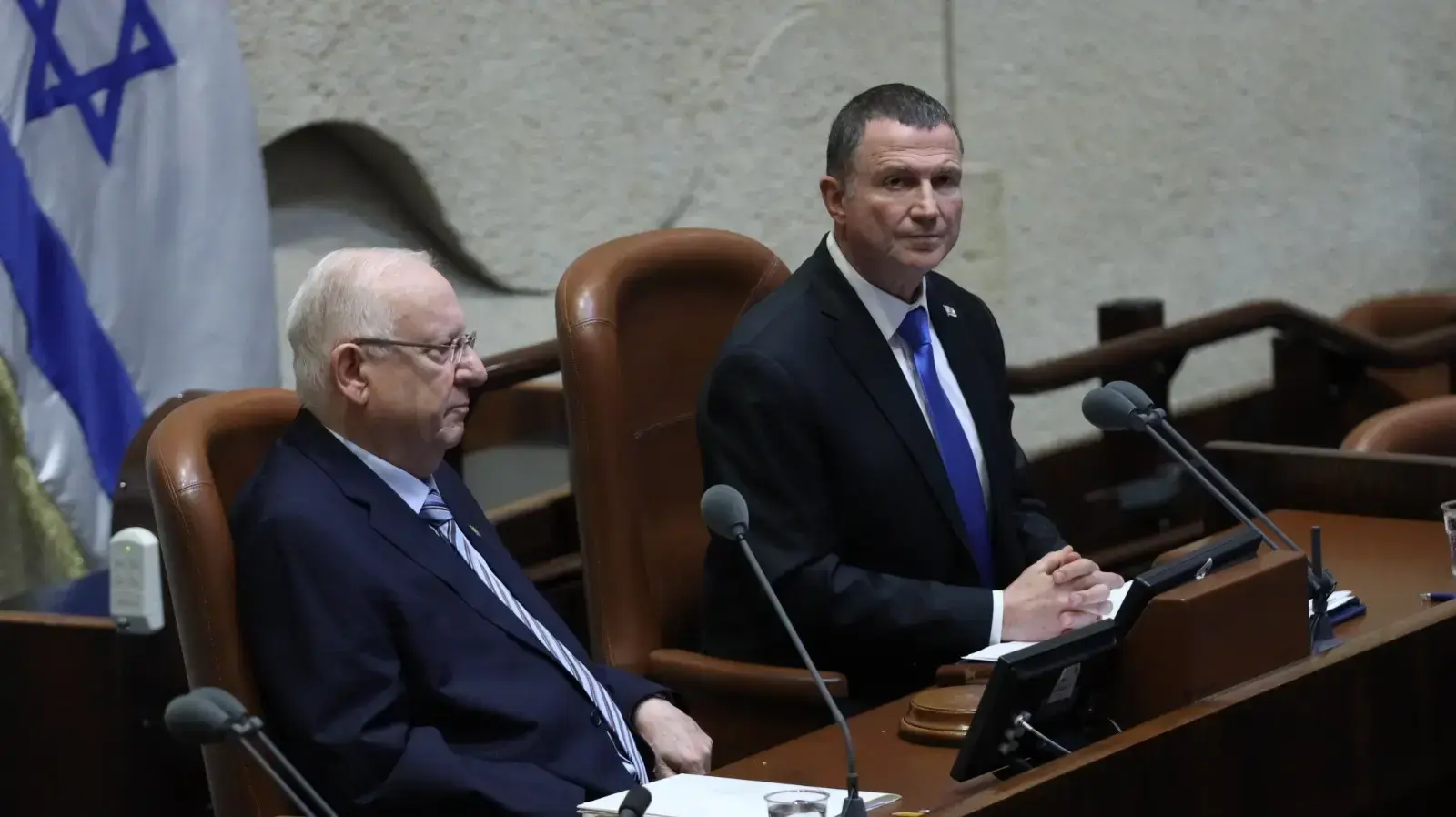נשיא המדינה, ראובן (רובי) ריבלין ויו"ר הכנסת יולי אדלשטיין במהלך טקס השבעת הכנסת ה- 23
16 במרץ 2020 נשיא המדינה, ראובן (רובי) ריבלין ויו"ר הכנסת יולי אדלשטיין במהלך טקס השבעת הכנסת ה- 23
16 במרץ 2020