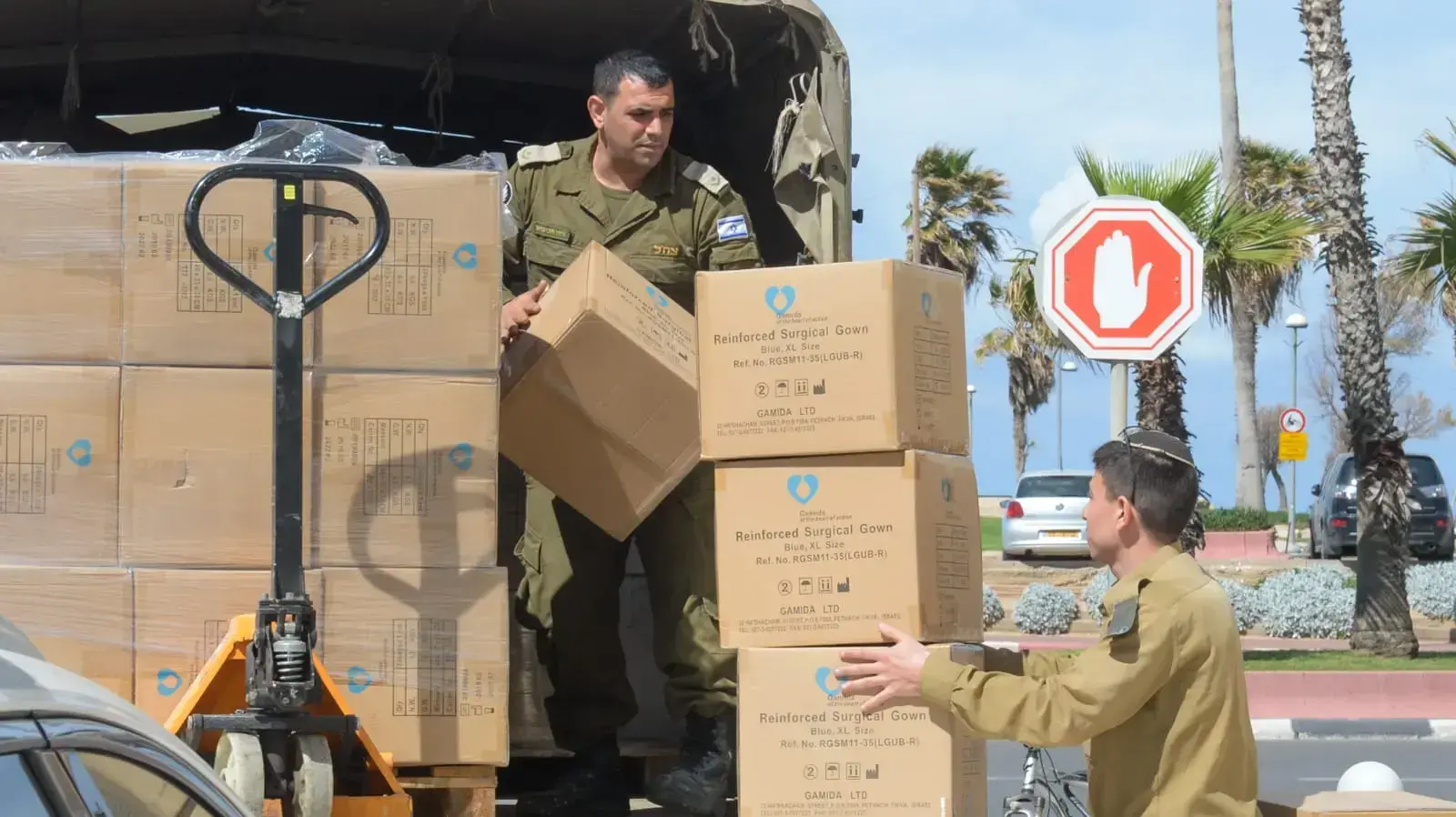 פיקוד העורף נערך במלון דן פנורמה בתל אביב, לקראת קליטת חולי הקורונה 17 במרץ 2020
פיקוד העורף נערך במלון דן פנורמה בתל אביב, לקראת קליטת חולי הקורונה 17 במרץ 2020