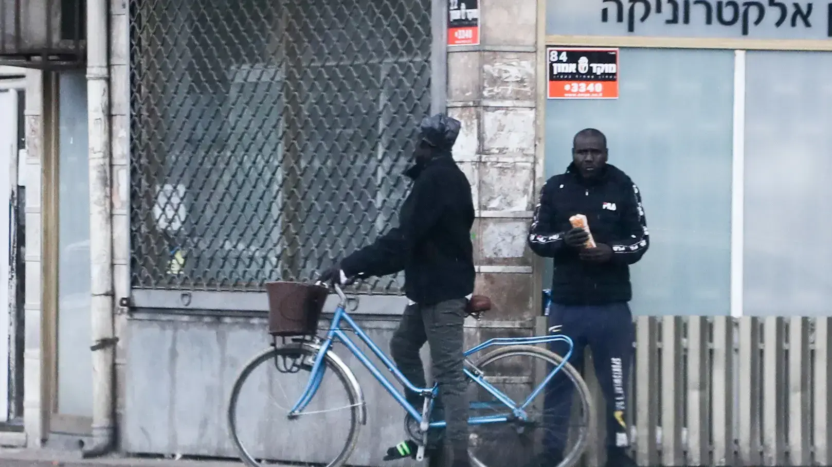 רחובות דרום תל אביב ריקים מאנשים בעקבות הנחיות משרד הבריאות
17 במרץ 2020 רחובות דרום תל אביב ריקים מאנשים בעקבות הנחיות משרד הבריאות
17 במרץ 2020