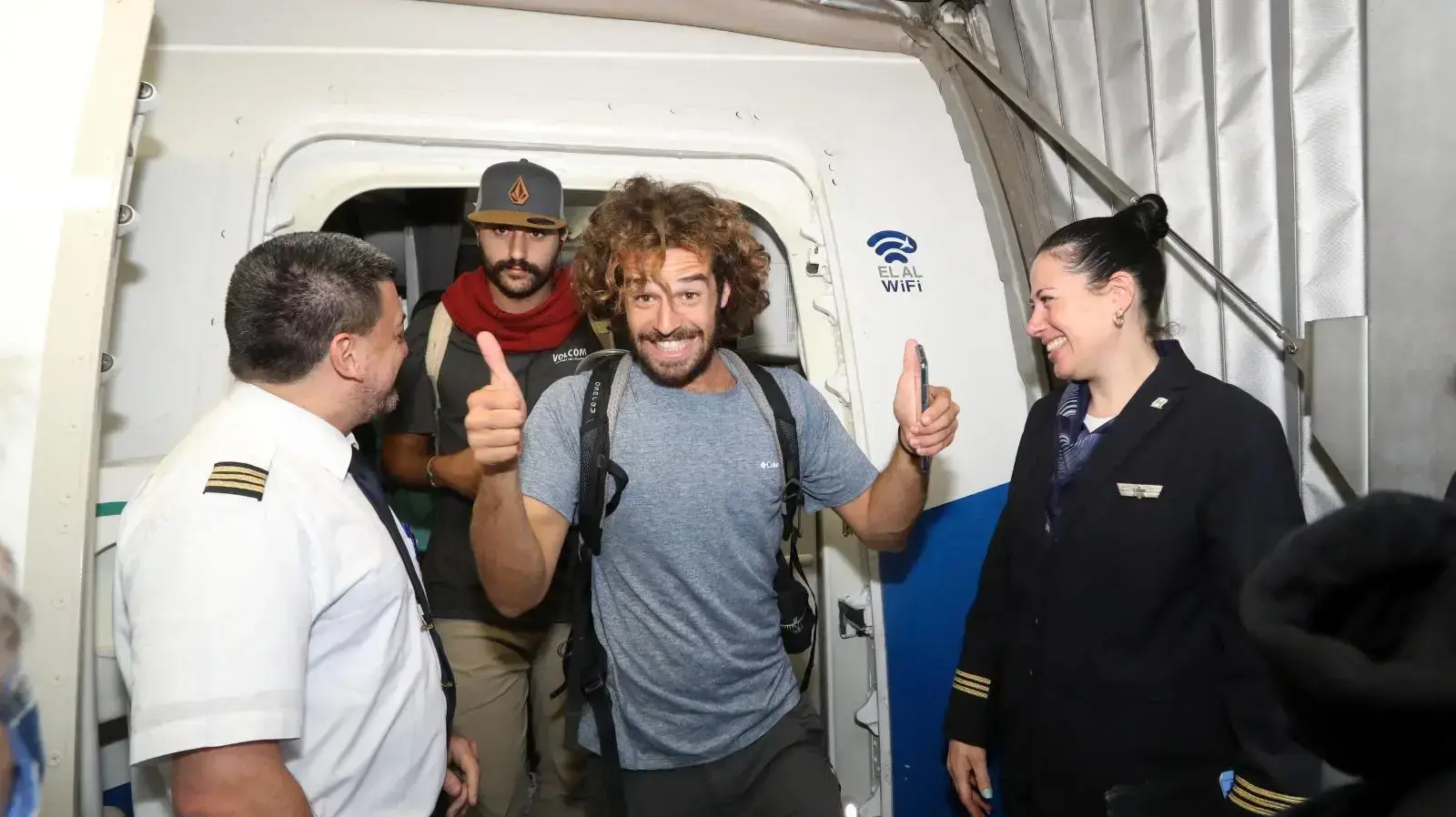 מטיילים ישראלים מפרו נחתו בארץ בטיסת חילוץ של אל-על, 20 במרץ 2020 מטיילים ישראלים מפרו נחתו בארץ בטיסת חילוץ של אל-על, 20 במרץ 2020